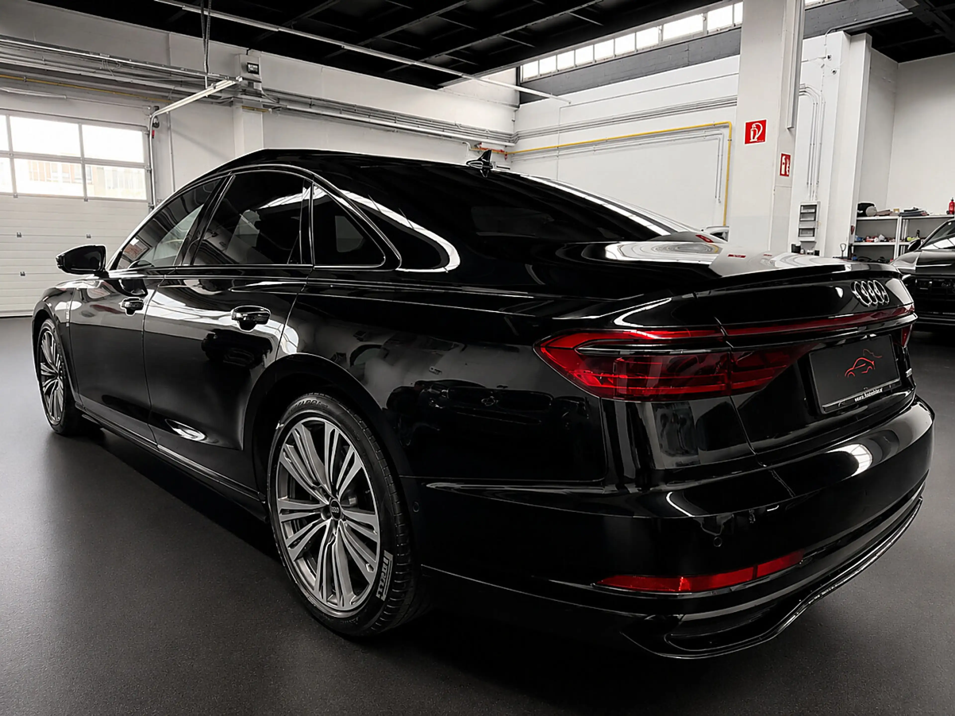 Audi A8 — photo 5