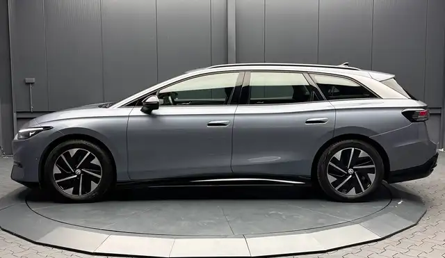 Volkswagen ID.7 view 2