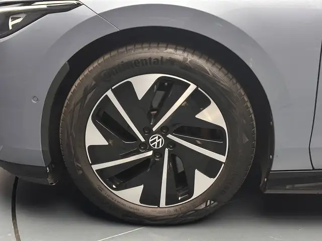 Volkswagen ID.7 view 9
