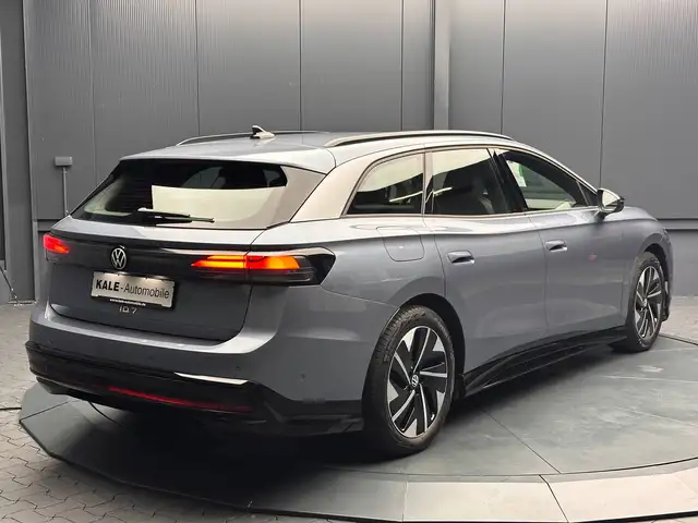 Volkswagen ID.7 view 5