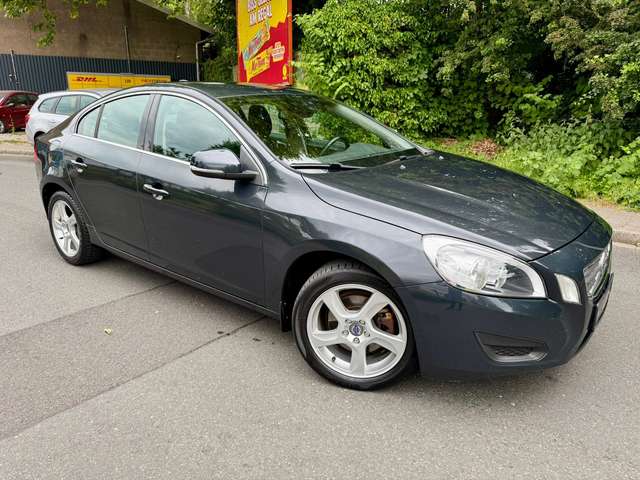 Volvo S60 Momentum*AllwetterReifen*Erst111TKM*Tüv Neu!!