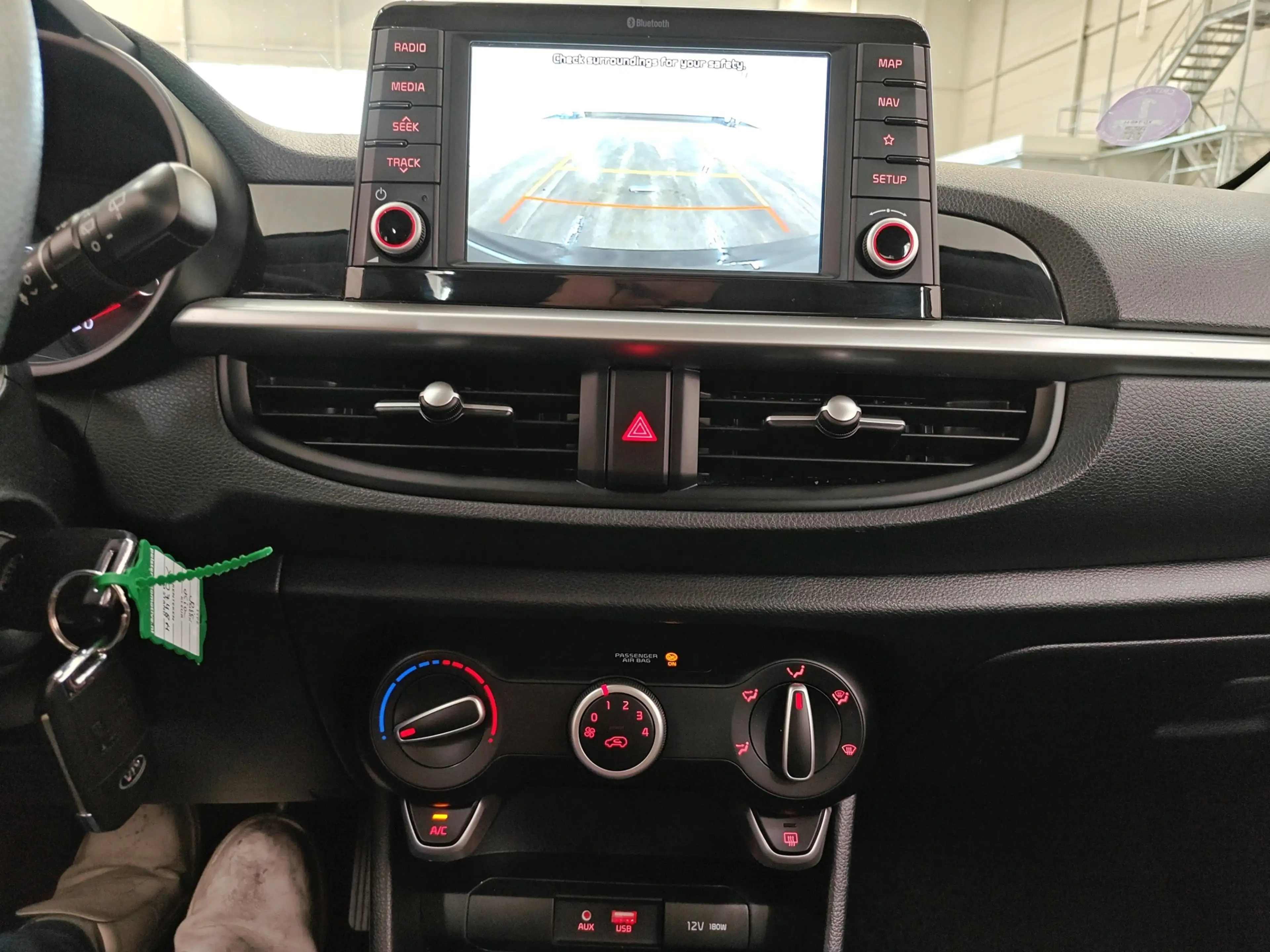 Kia Picanto 1.0 CVVT 67pk ComfortPlusLine Navigator | Apple Ca — photo 12