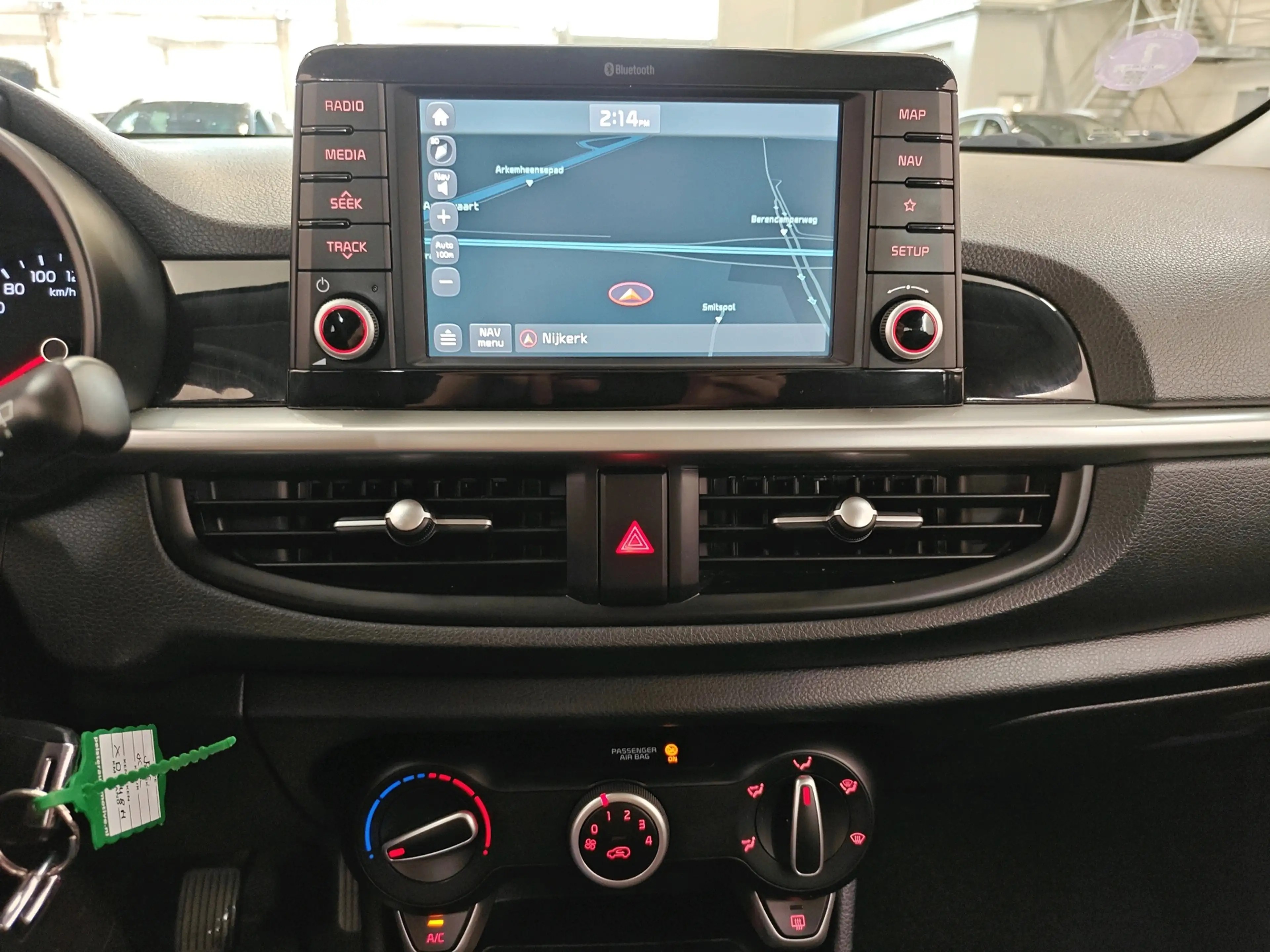 Kia Picanto 1.0 CVVT 67pk ComfortPlusLine Navigator | Apple Ca — photo 10