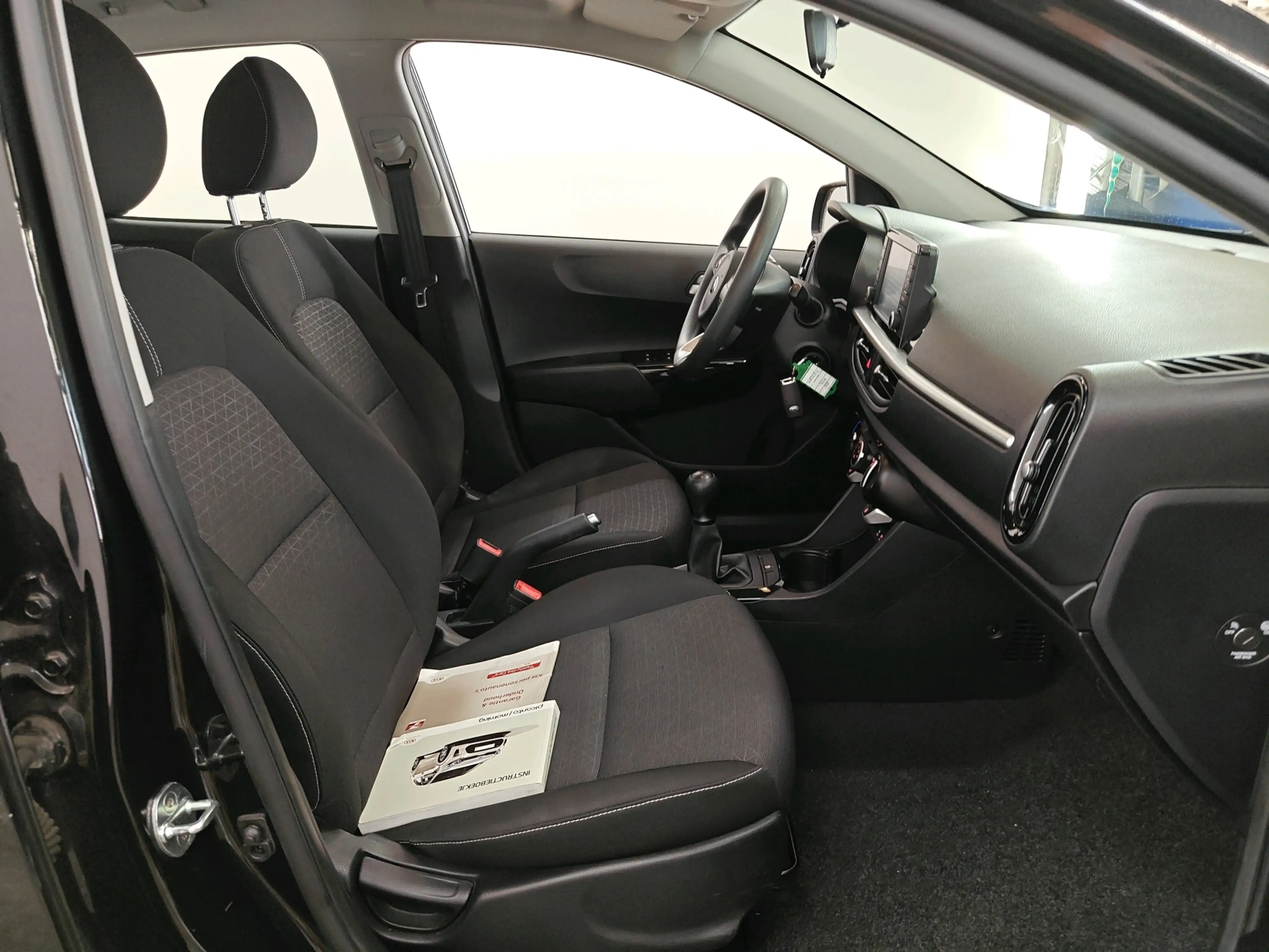 Kia Picanto 1.0 CVVT 67pk ComfortPlusLine Navigator | Apple Ca — photo 6