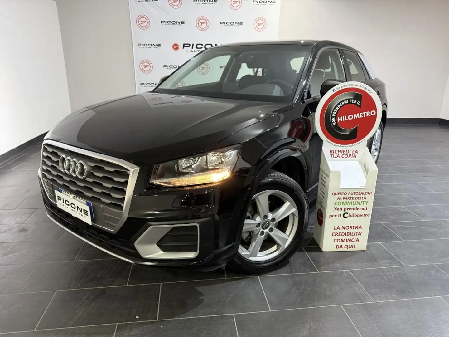 Audi Q2 30 TDI 1.6 S-tronic Sport Schwarz - 1