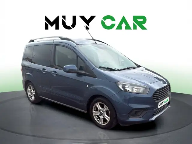 Ford Tourneo Courier 1.0 Ecoboost Titanium