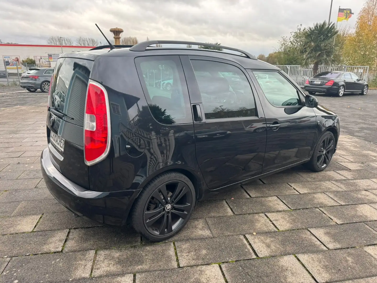 Skoda Roomster 1.2TSI Noire mit Garantie+TÜV neu! Zwart - 2