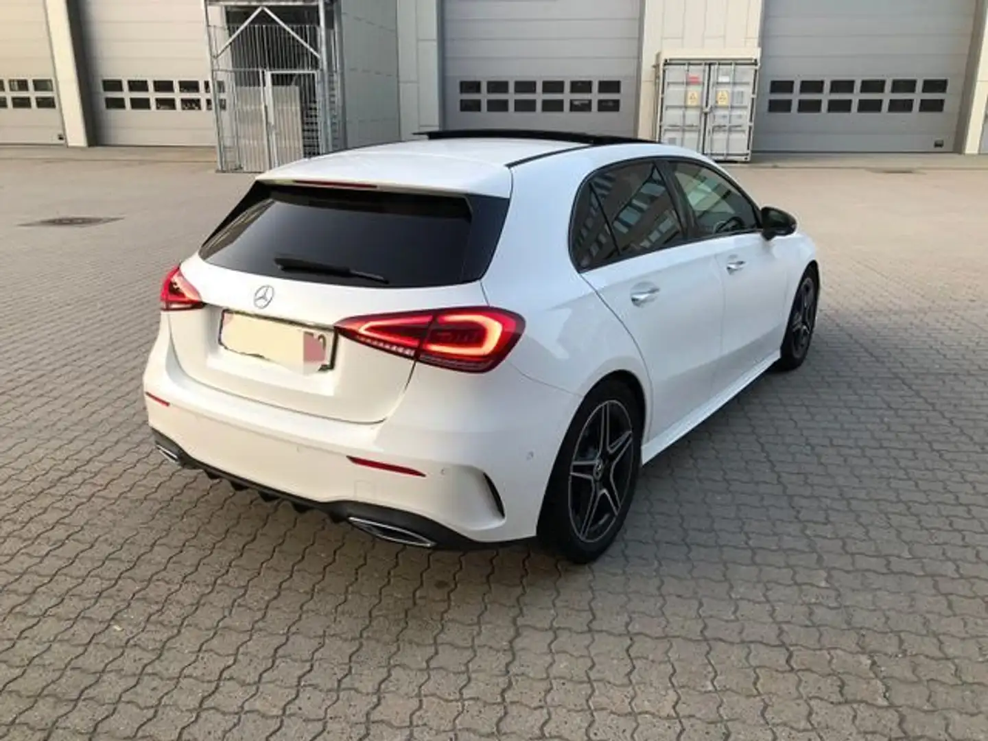Mercedes-Benz CLA 200 Wit - 2