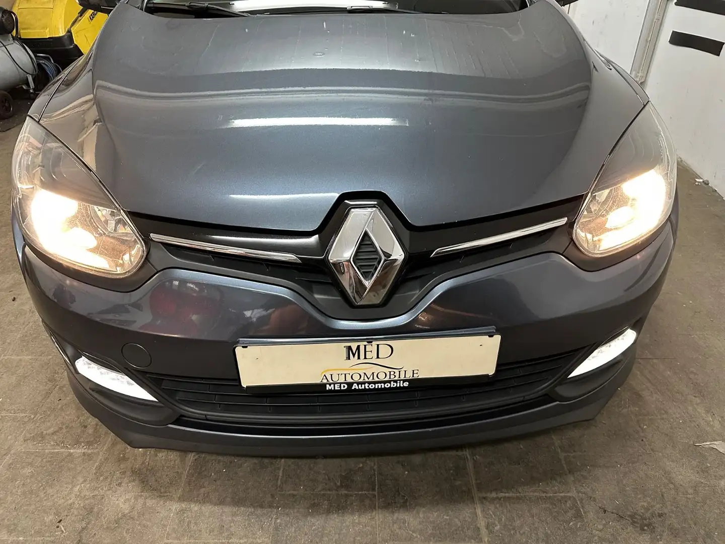 Renault Megane III Grandtour Limited Gris - 2