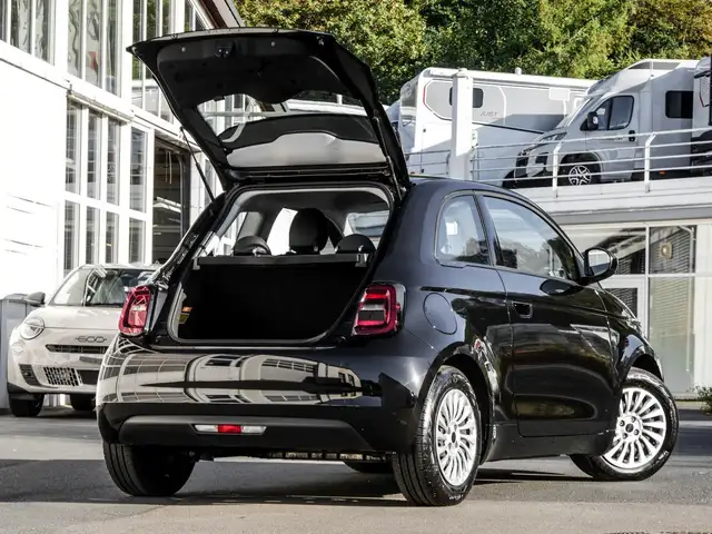 Fiat 500e view 15