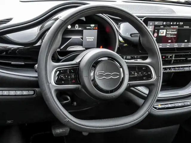 Fiat 500e view 8