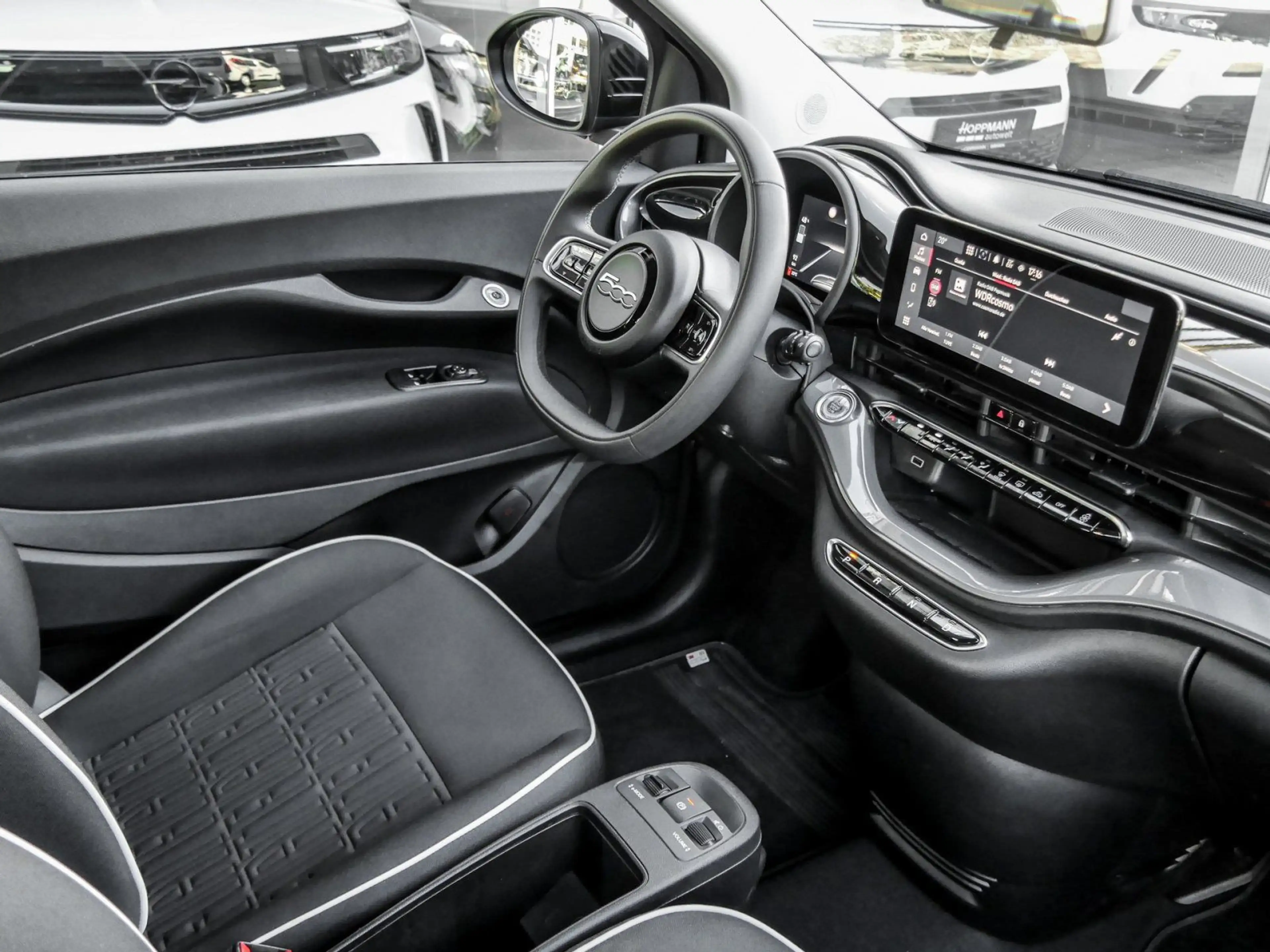 Fiat 500e Neuer 500 Base*PDC*Klimaautomatik*CarPlay* — photo 3