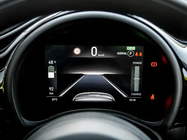 Fiat 500e view 9