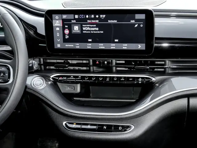 Fiat 500e view 7