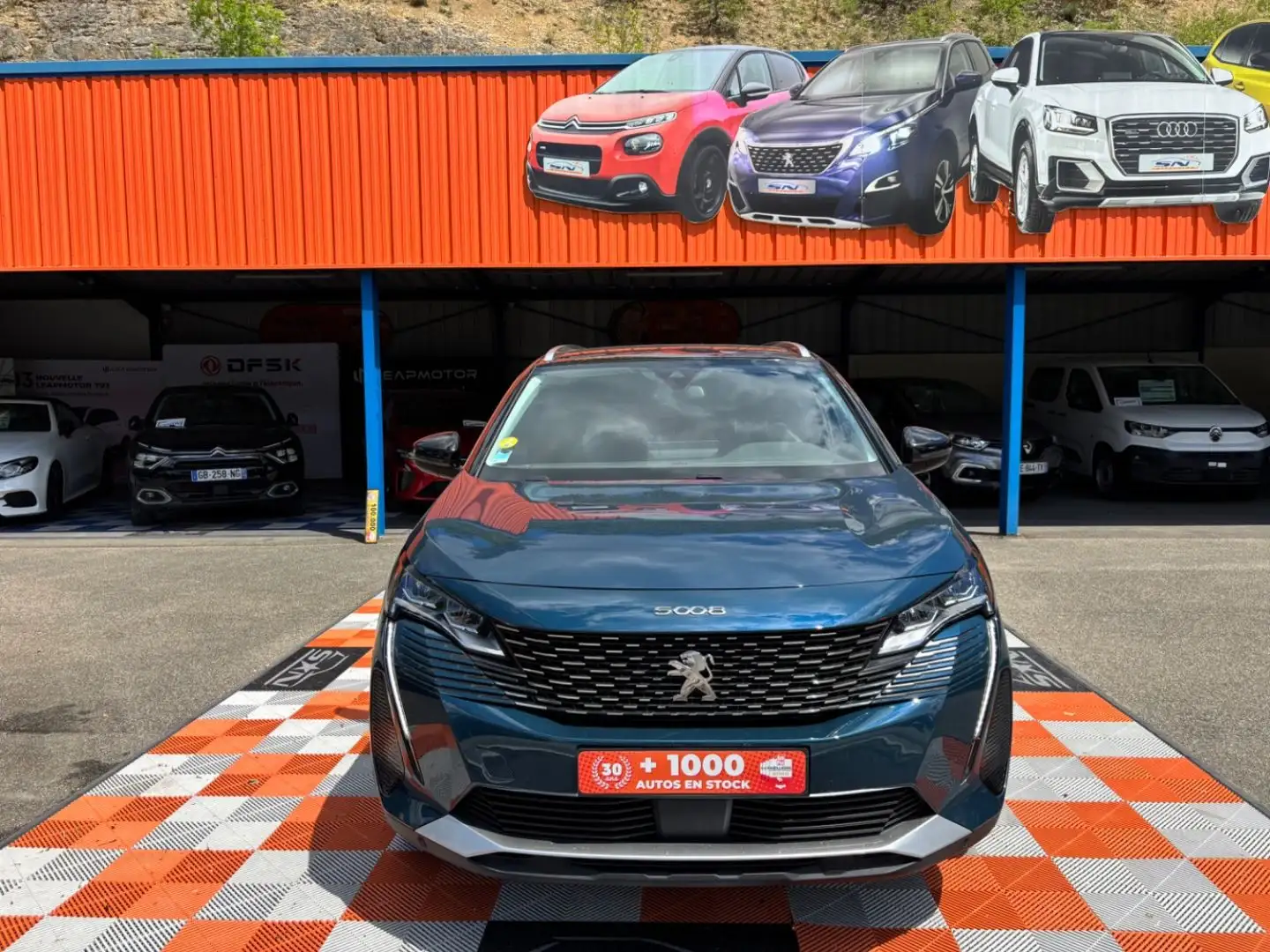Peugeot 5008 BlueHDi 130 EAT8 ROADTRIP Hayon Grip Niebieski - 2
