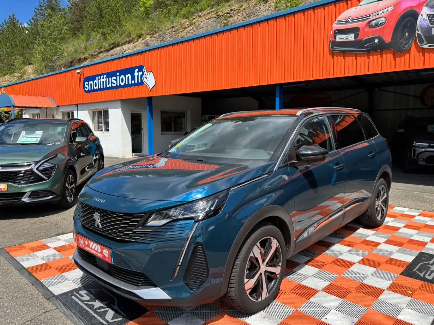 Peugeot 5008 BlueHDi 130 EAT8 ROADTRIP Hayon Grip Modrá - 1