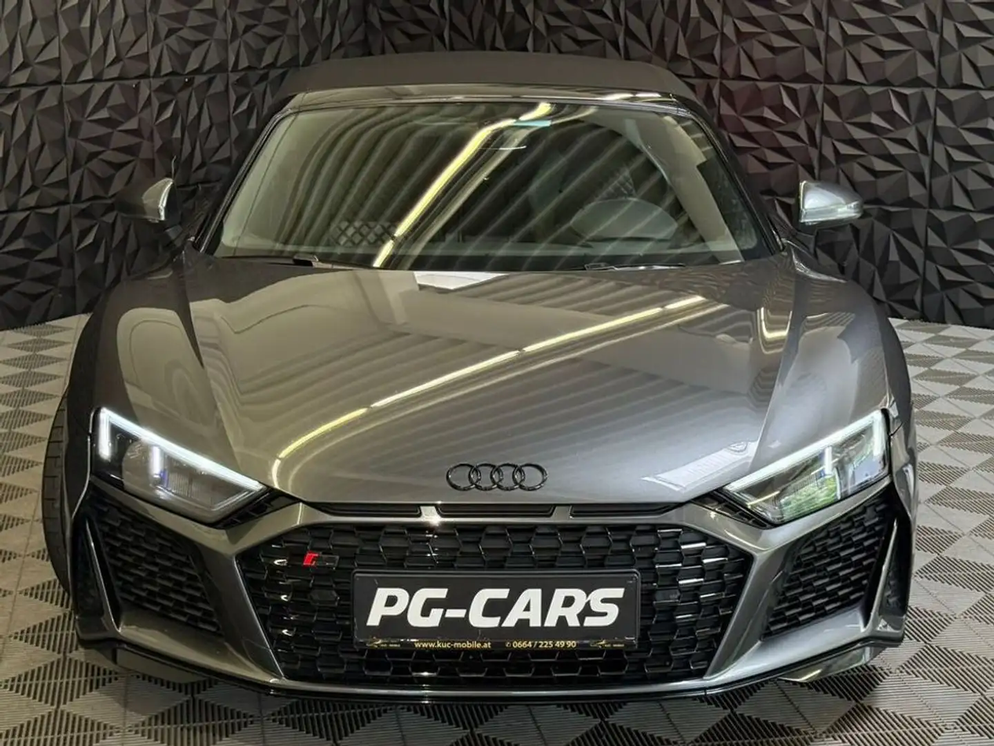 Audi R8 5.2 FSI quattro Spyder Facelift Mwst Grau - 2