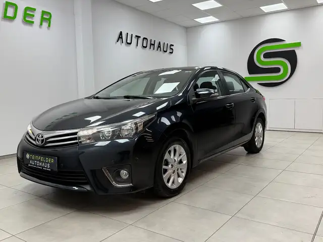 Toyota Corolla view 3