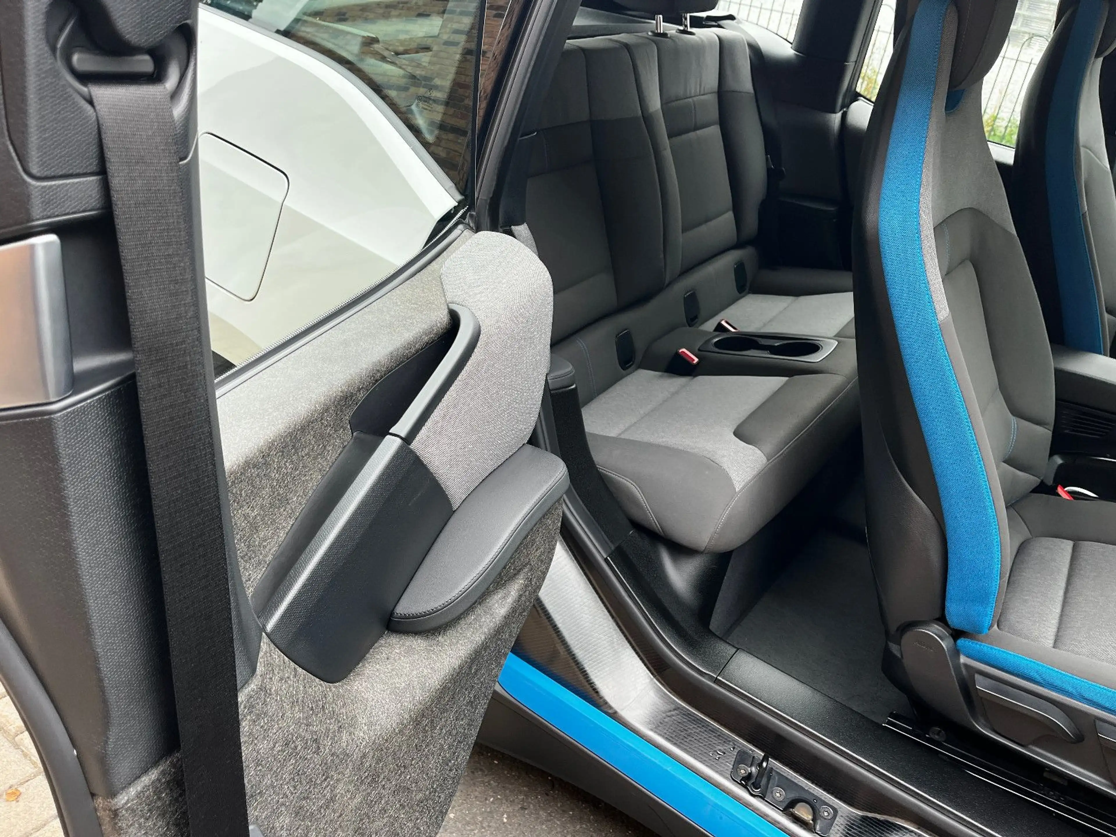 BMW i3 120 Navi LED WP 19"schwarz Comfort DAB — photo 16