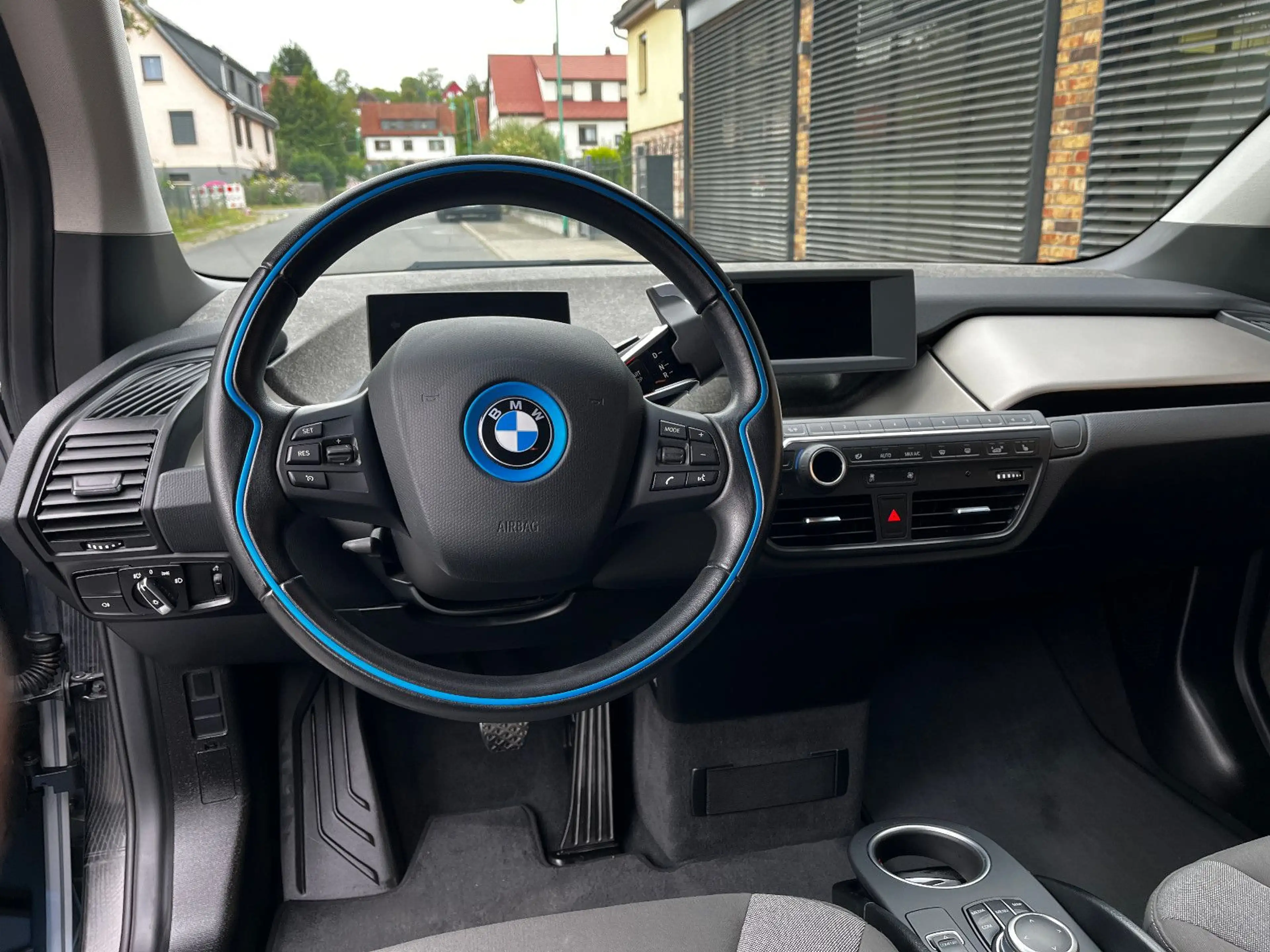BMW i3 120 Navi LED WP 19"schwarz Comfort DAB — photo 13