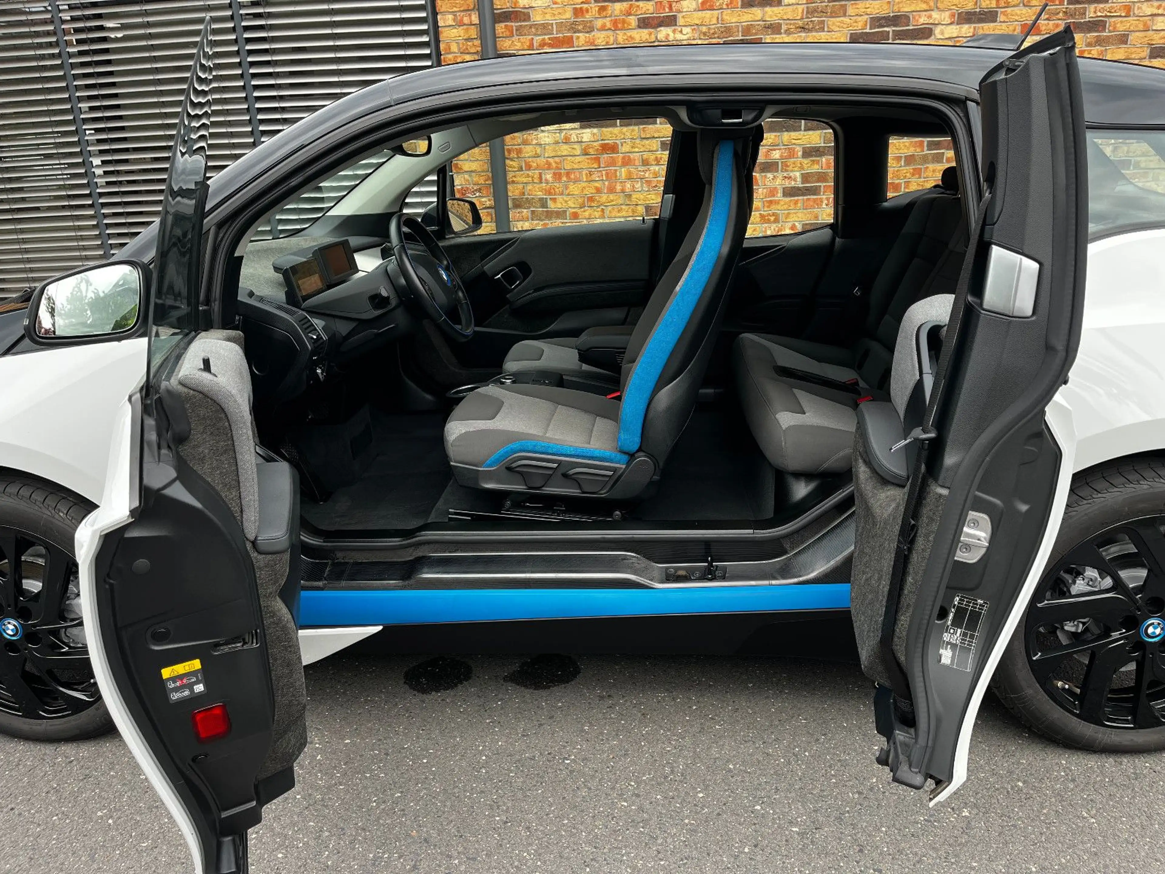 BMW i3 120 Navi LED WP 19"schwarz Comfort DAB — photo 9