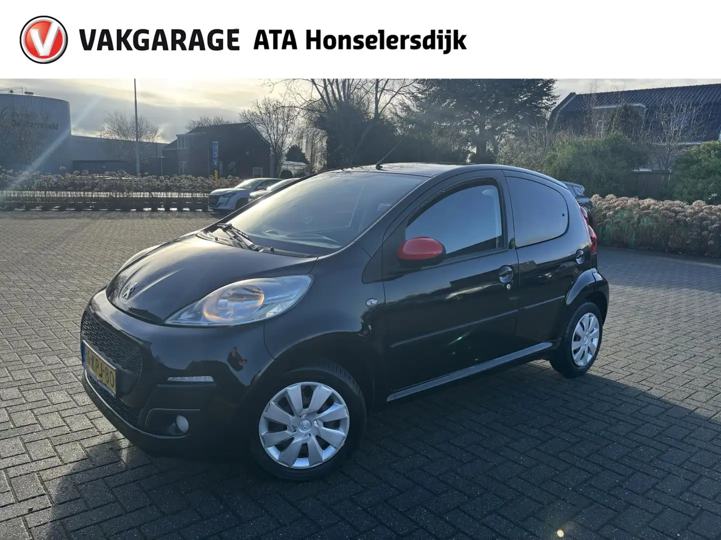 Peugeot 107 1.0 Active | Airco | Negro - 1