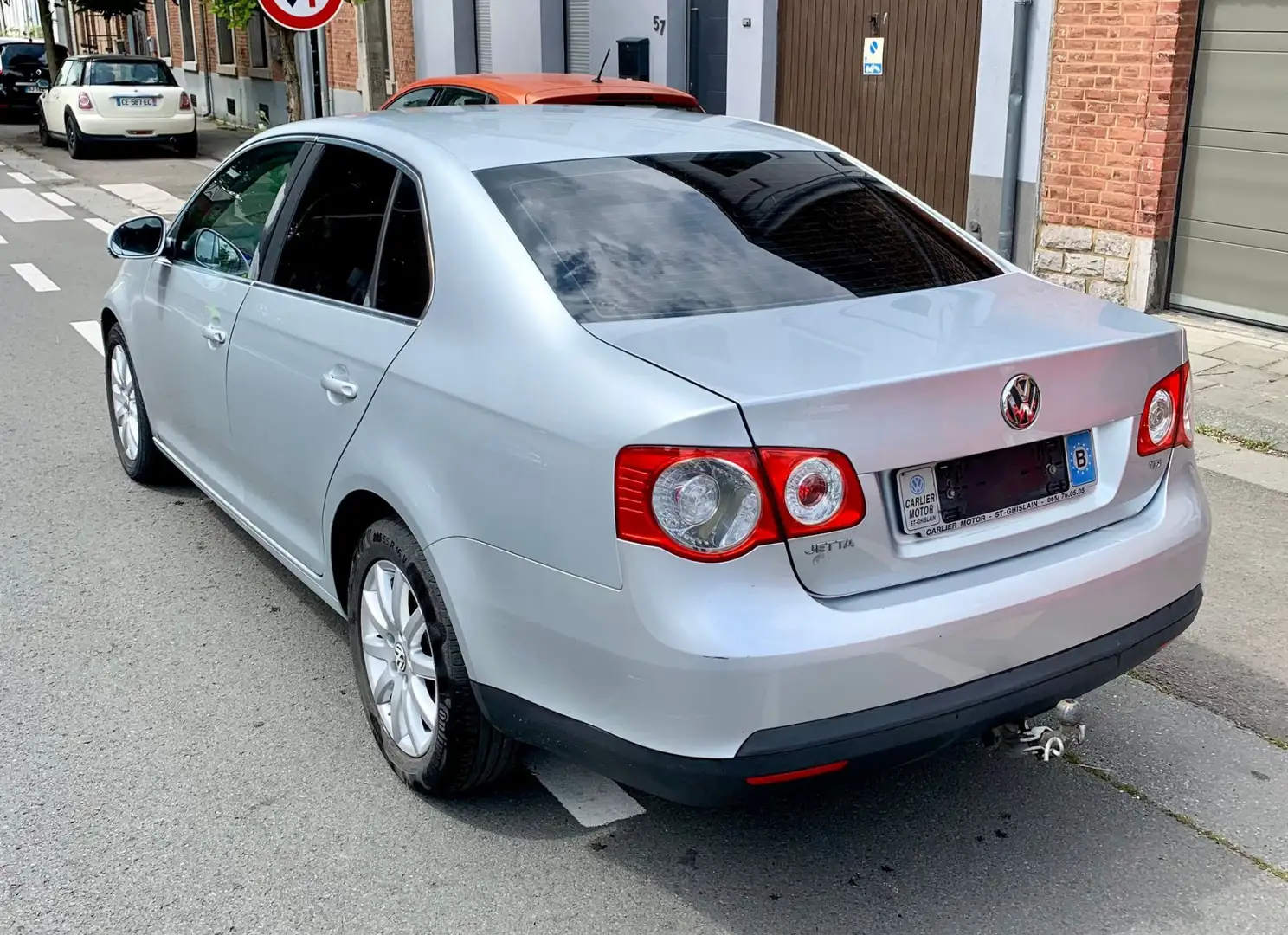 Volkswagen Jetta 1.9TDI Advance - 1