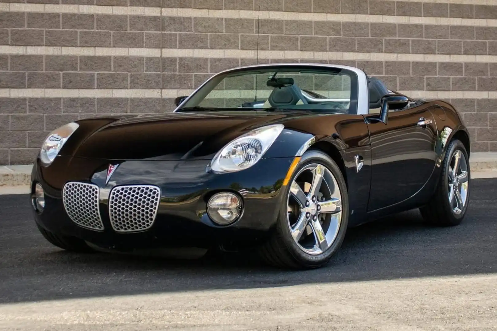 Pontiac Solstice Schwarz - 1