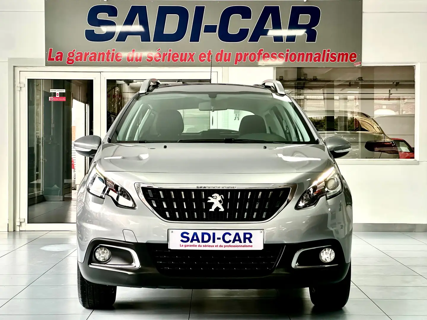 Peugeot 2008 SW - 1.6 BlueHDi 75cv - ALLURE Gris - 2