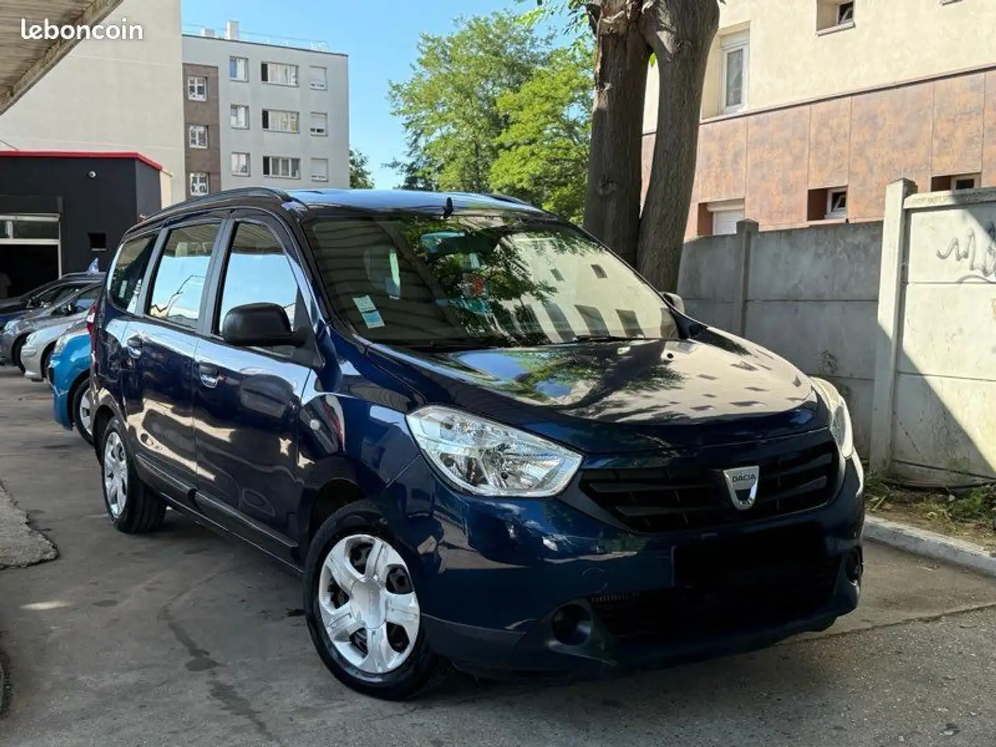 Dacia Lodgy 1.2 Essence Année 2016 156.000KM Certifié 7 Places Bleu - 2
