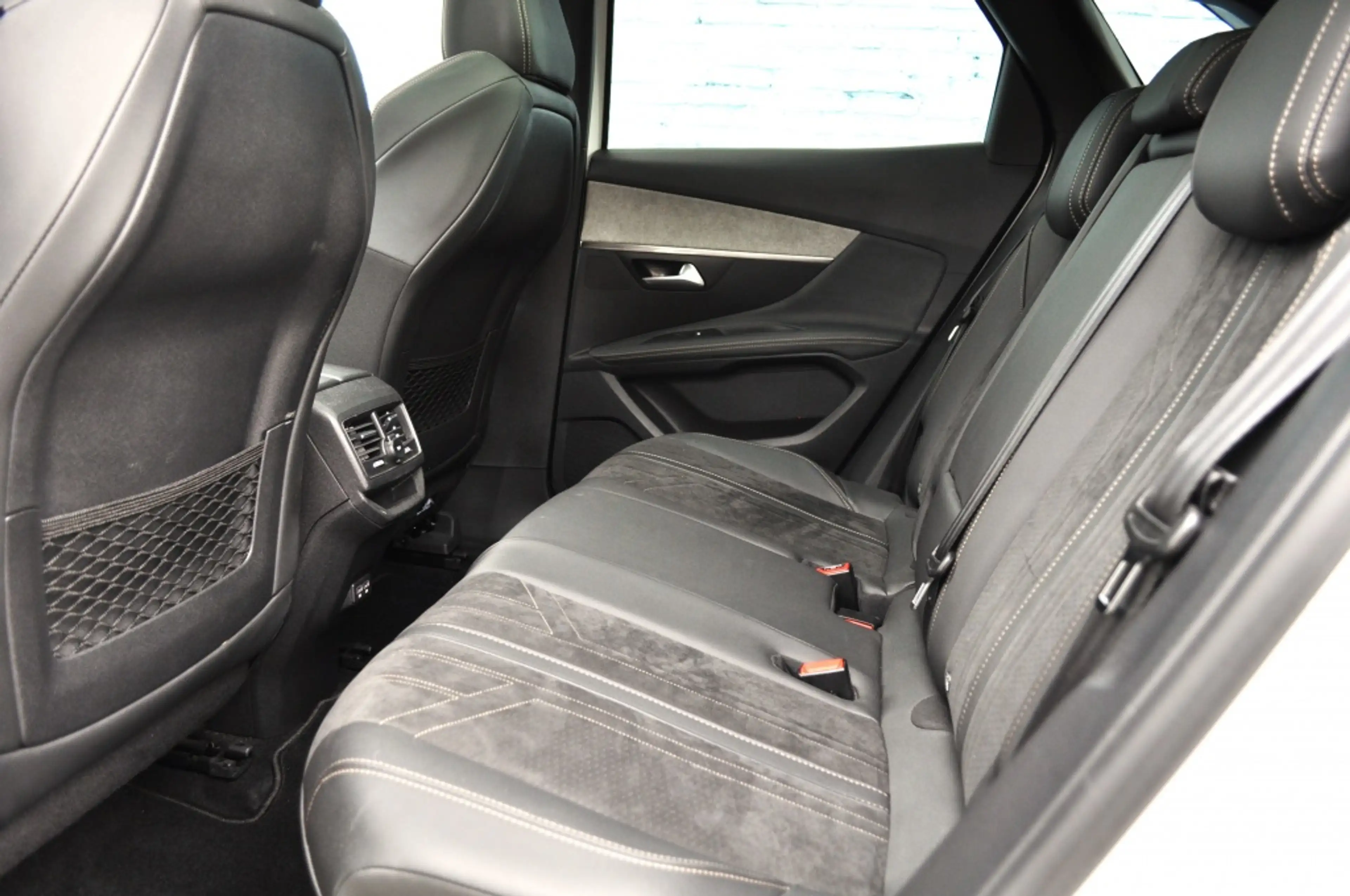 Peugeot 3008 1.2 GT Pano trh Nav adapcrc Cam — photo 7