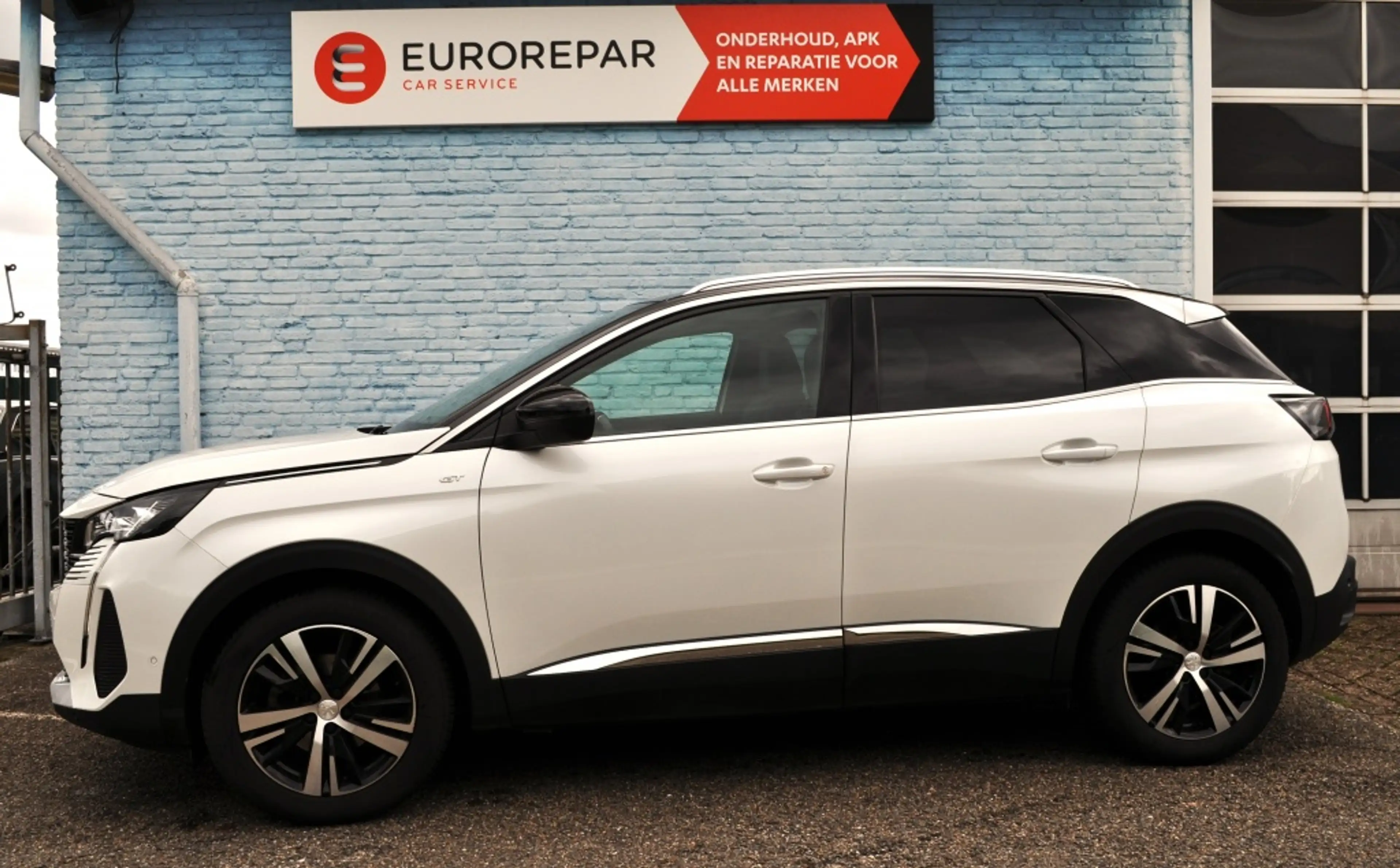 Peugeot 3008 1.2 GT Pano trh Nav adapcrc Cam — photo 2