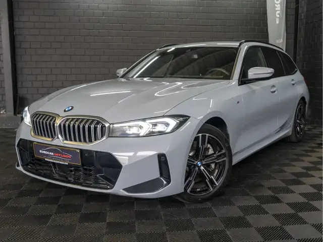BMW 330 330i M-Sport Touring xDrive 245CV * Hayon * ACC *