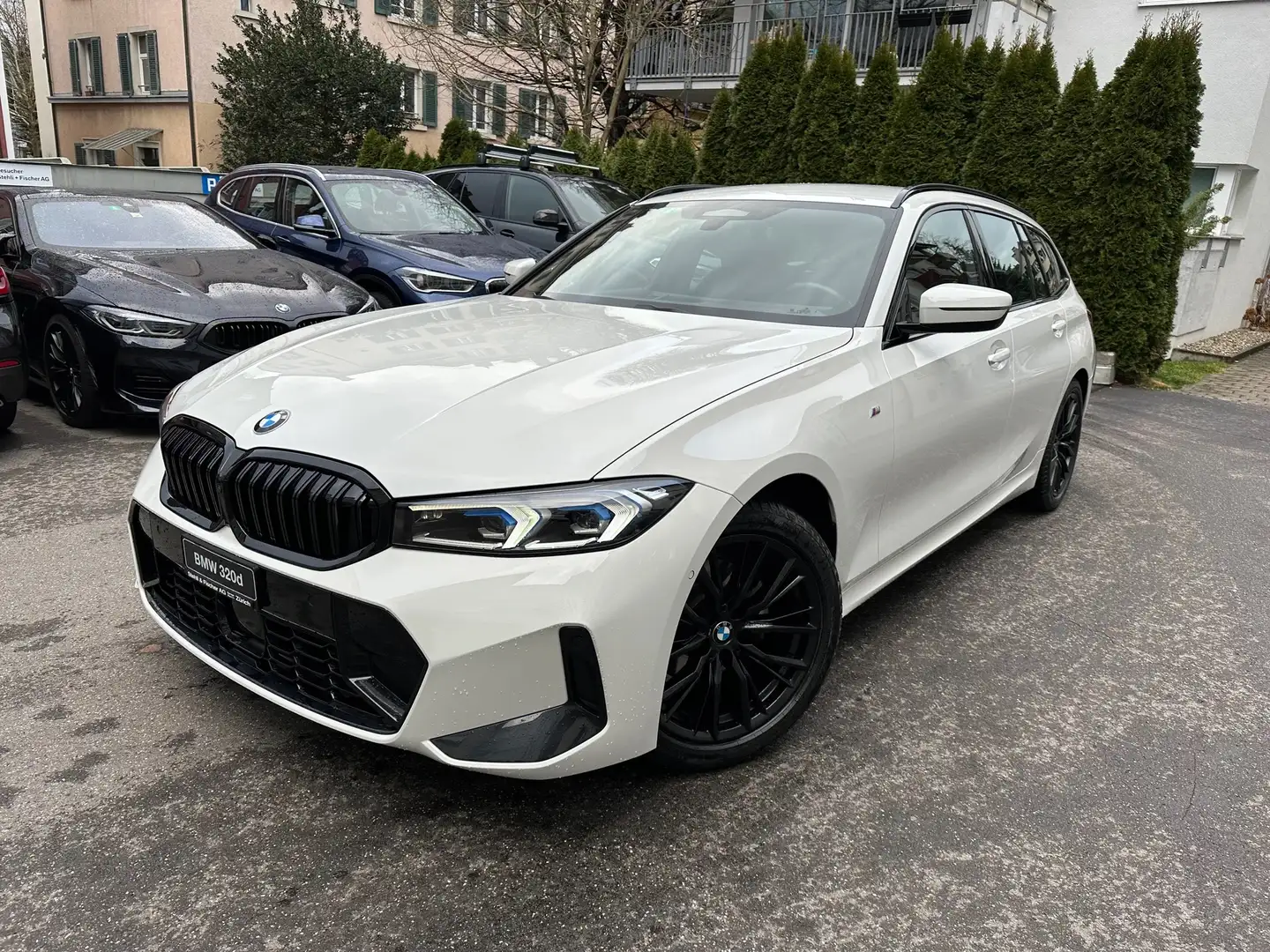 BMW 320 320d Touring xDrive M-Sport - 1