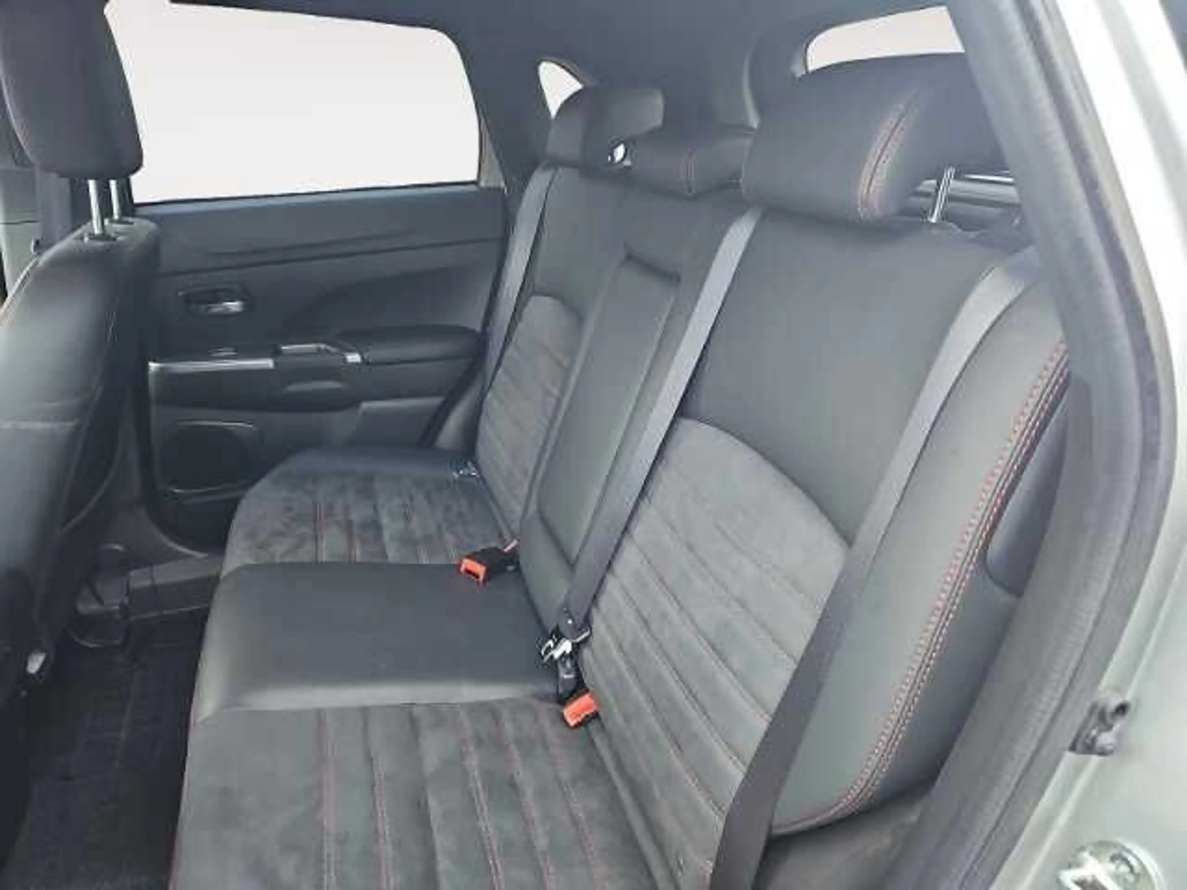 Mitsubishi ASX Intro Edition+ 2.0 2WD *PDC VORN* — photo 13