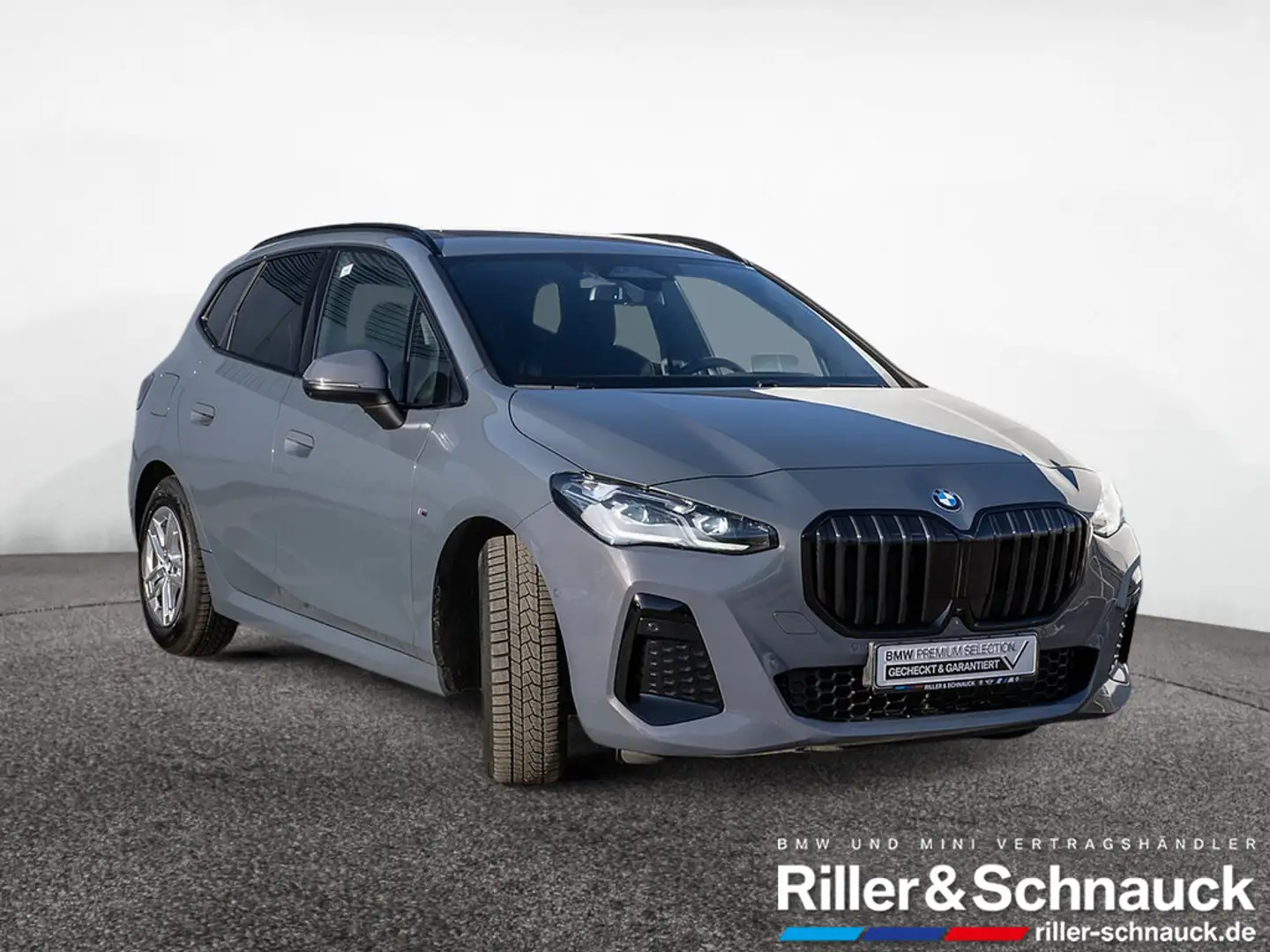 BMW 220 i Active Tourer M-Sport AHK+PANO+HUD+360°K Grau - 2