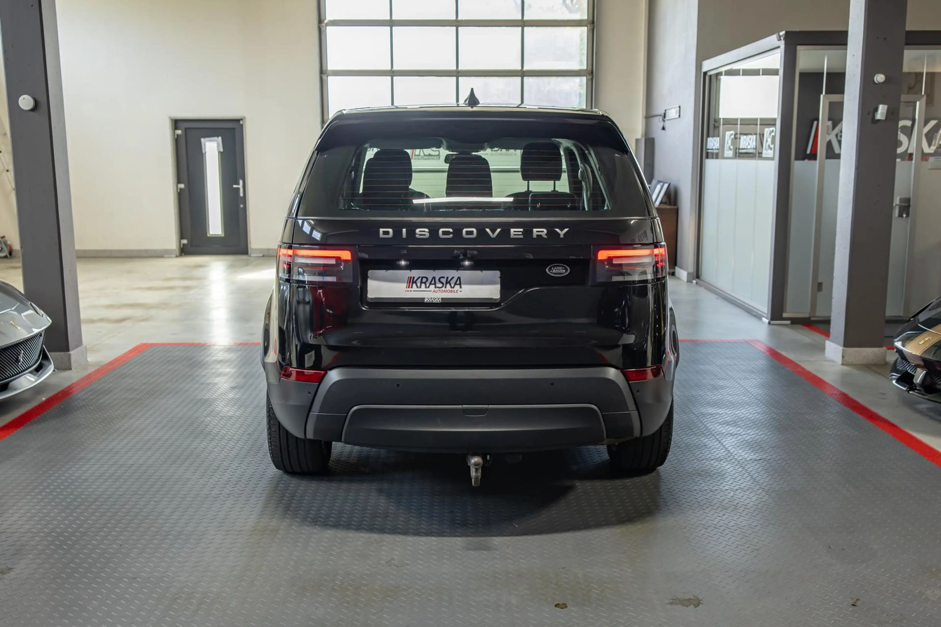 Land Rover Discovery 2.0 SD4 AWD SOUND AHK 4xSHZ 7-SITZER — photo 11
