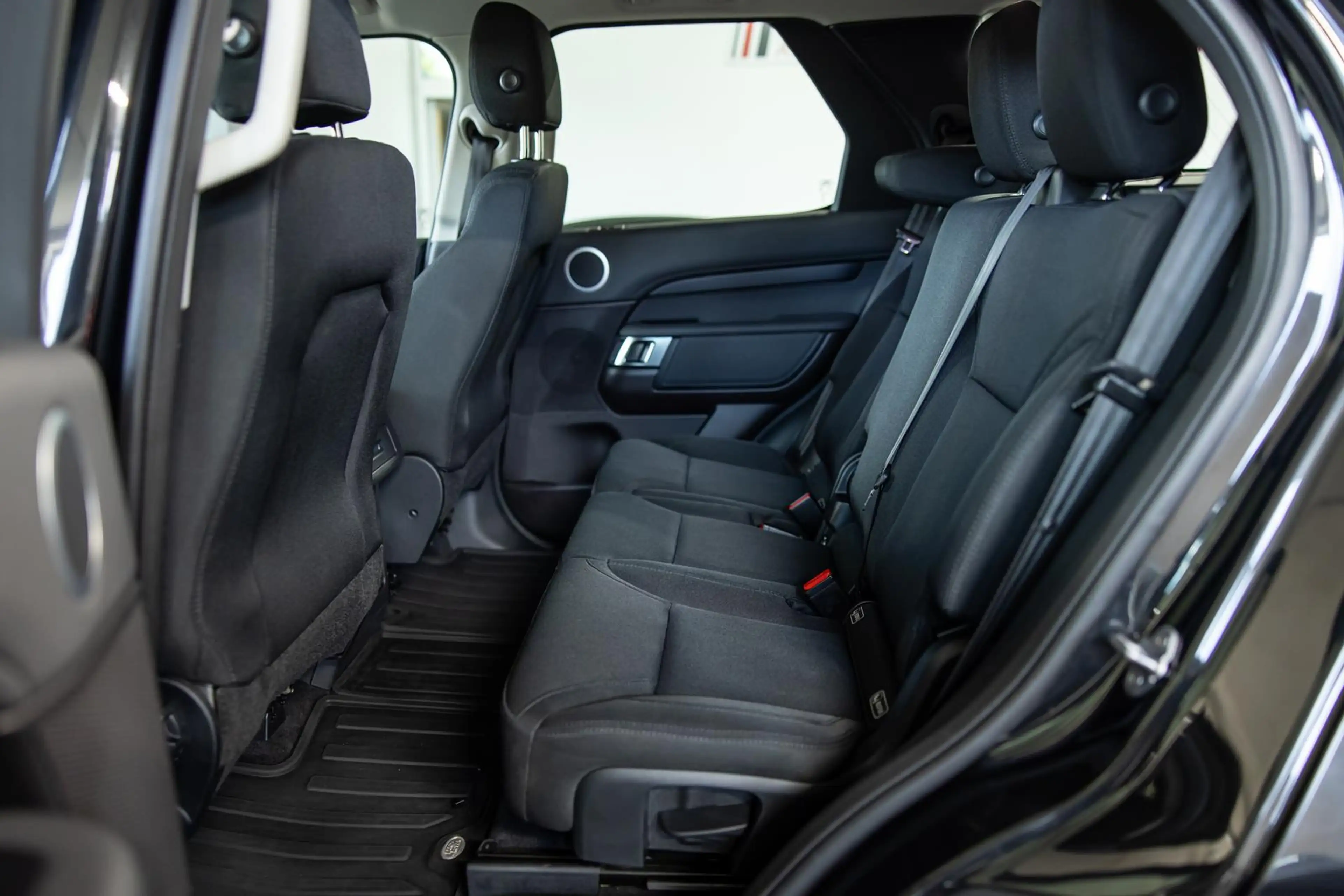 Land Rover Discovery 2.0 SD4 AWD SOUND AHK 4xSHZ 7-SITZER — photo 15