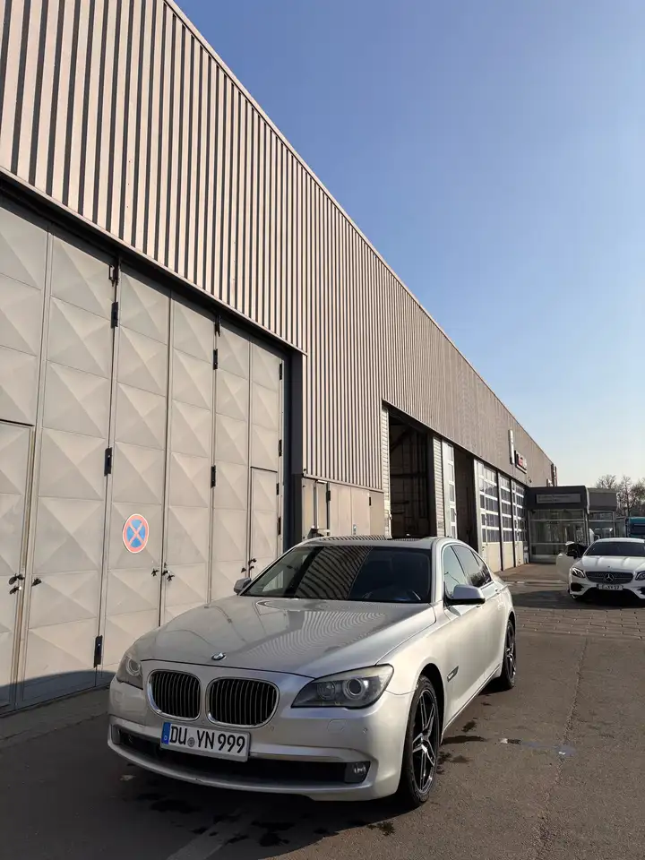 BMW 730