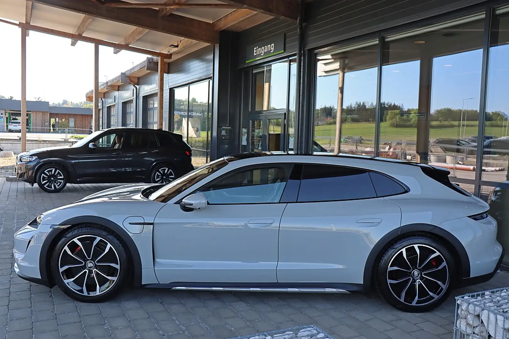 Porsche Taycan 4SCross Turismo ACC, Sitzklima, Innodrive, Hint... Grau - 2