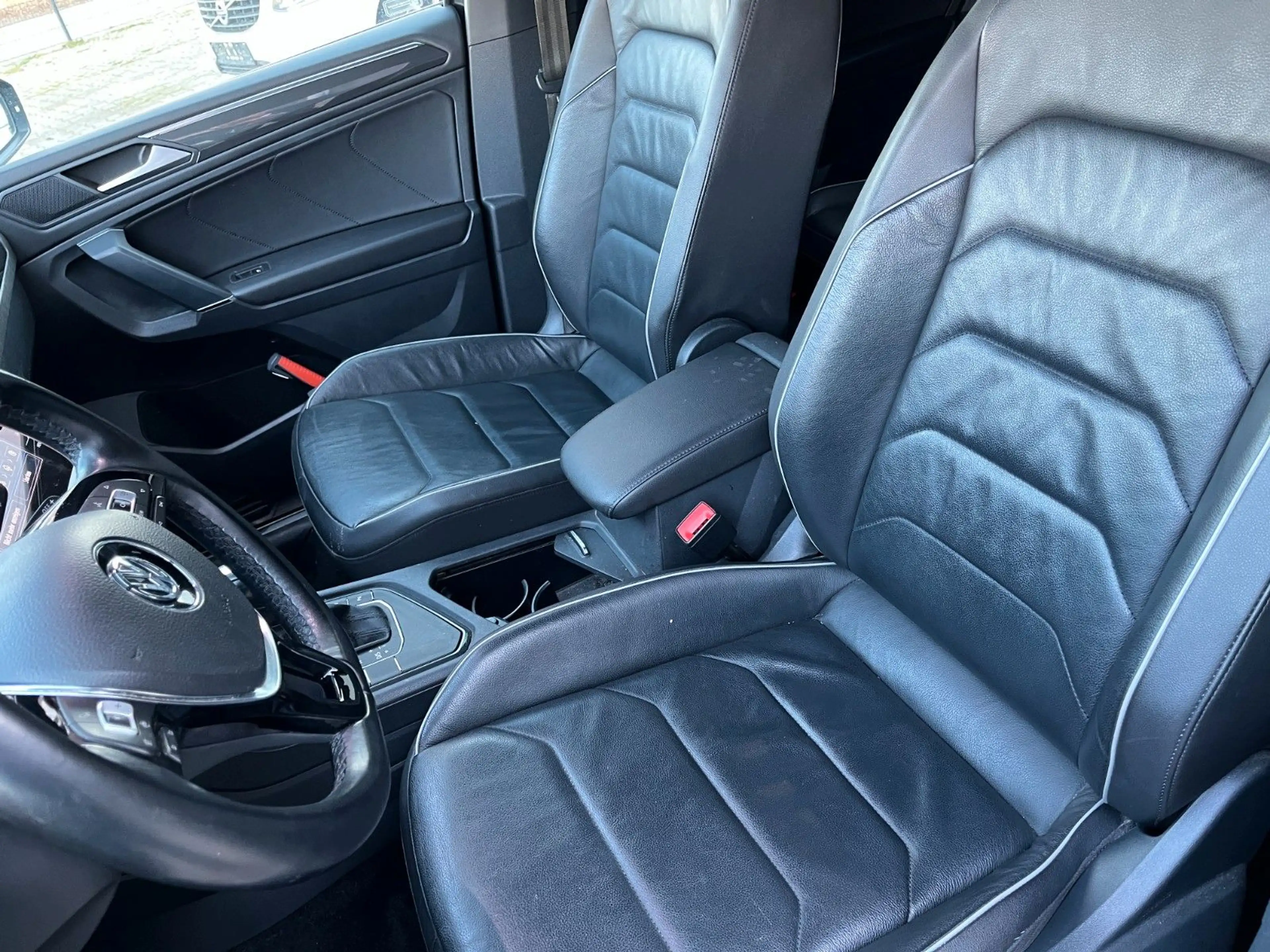Volkswagen Tiguan Allspace Tiguan Highline R Line/Led/Led/Navi/eSitz/20Zoll — photo 9