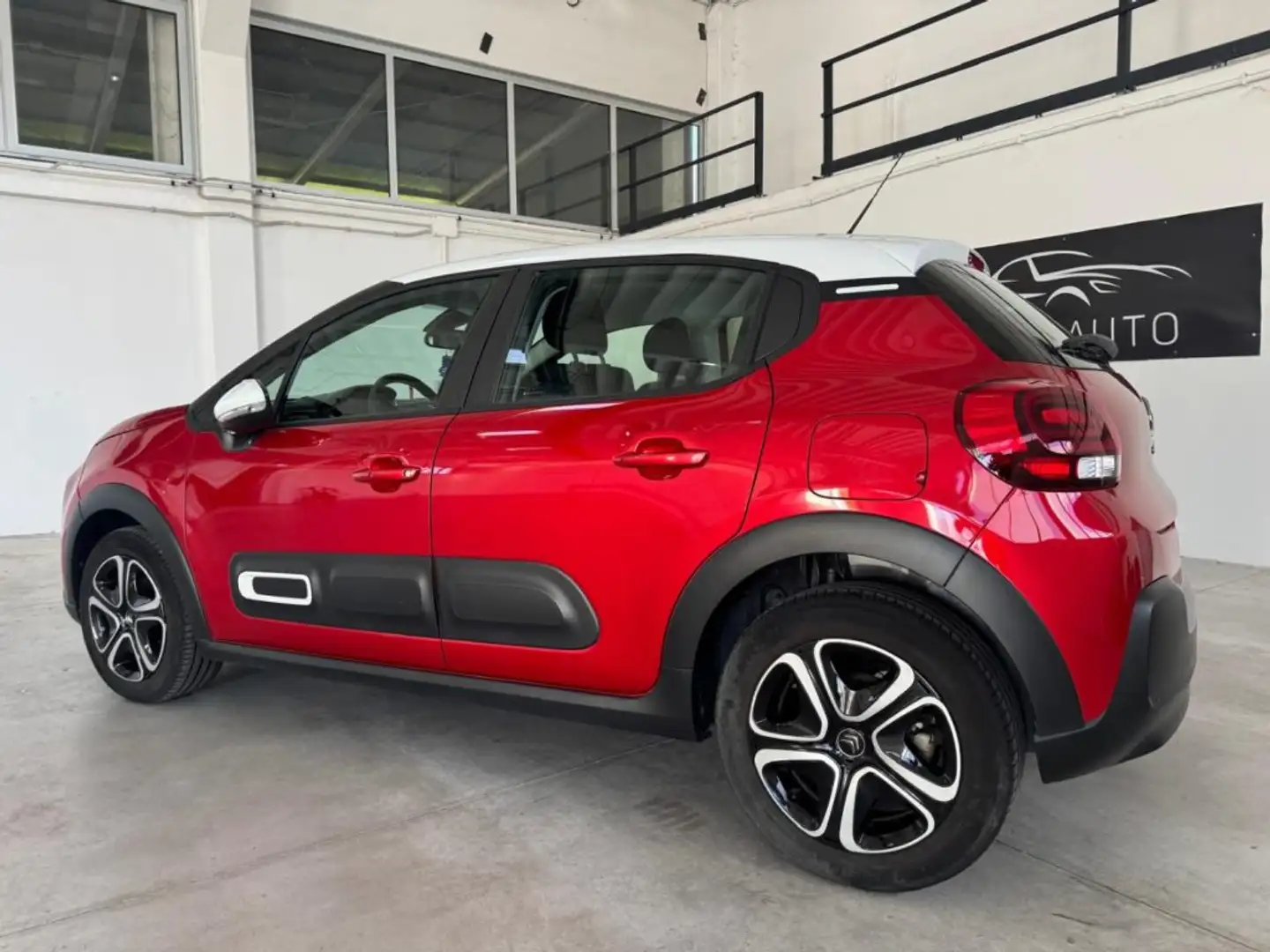 Citroen C3 PureTech 110 S&S  Shine Pack Rojo - 2