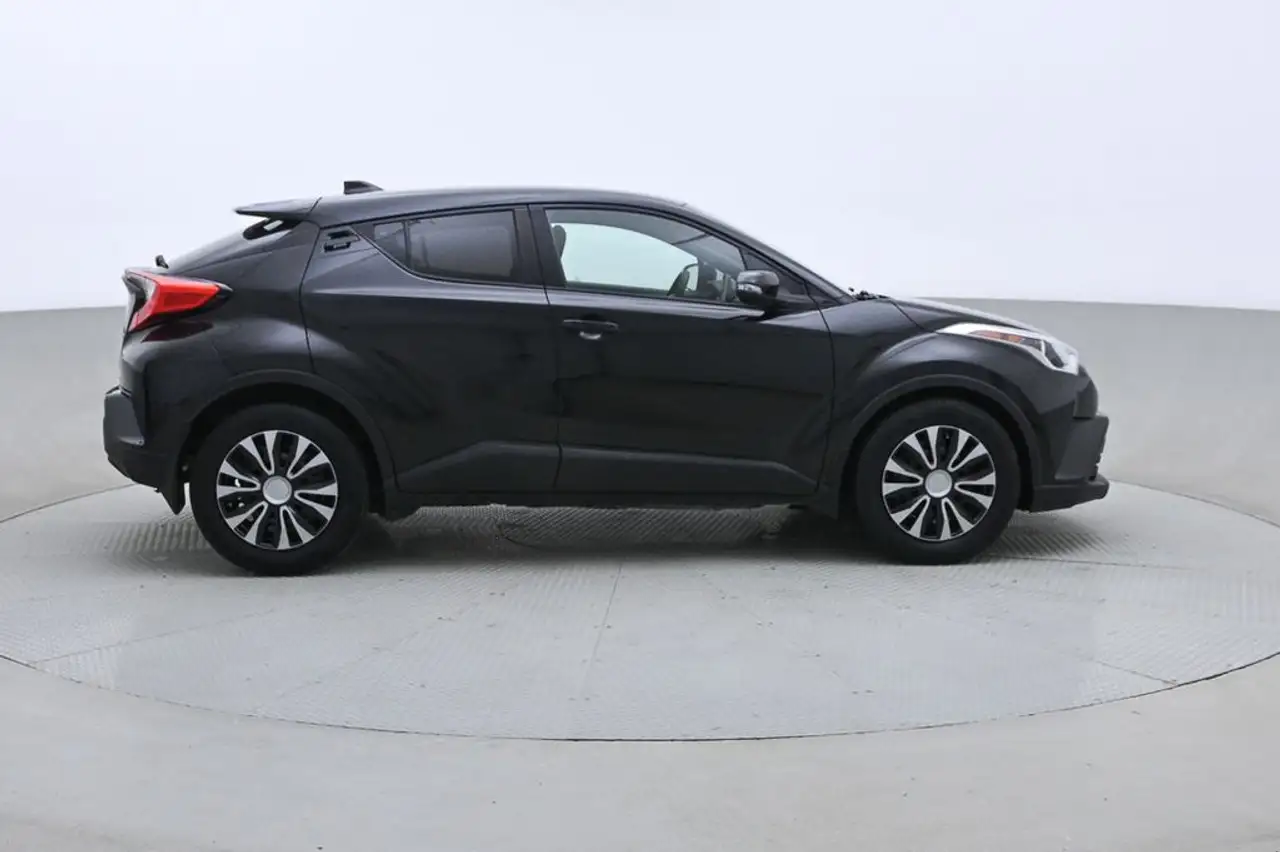 Toyota C-HR fotografie Toyota C-HR