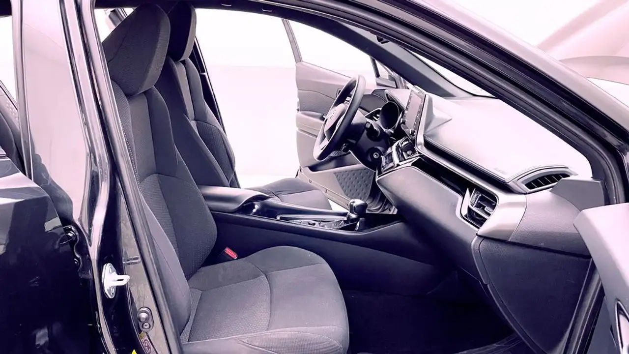 Toyota C-HR fotografie Toyota C-HR