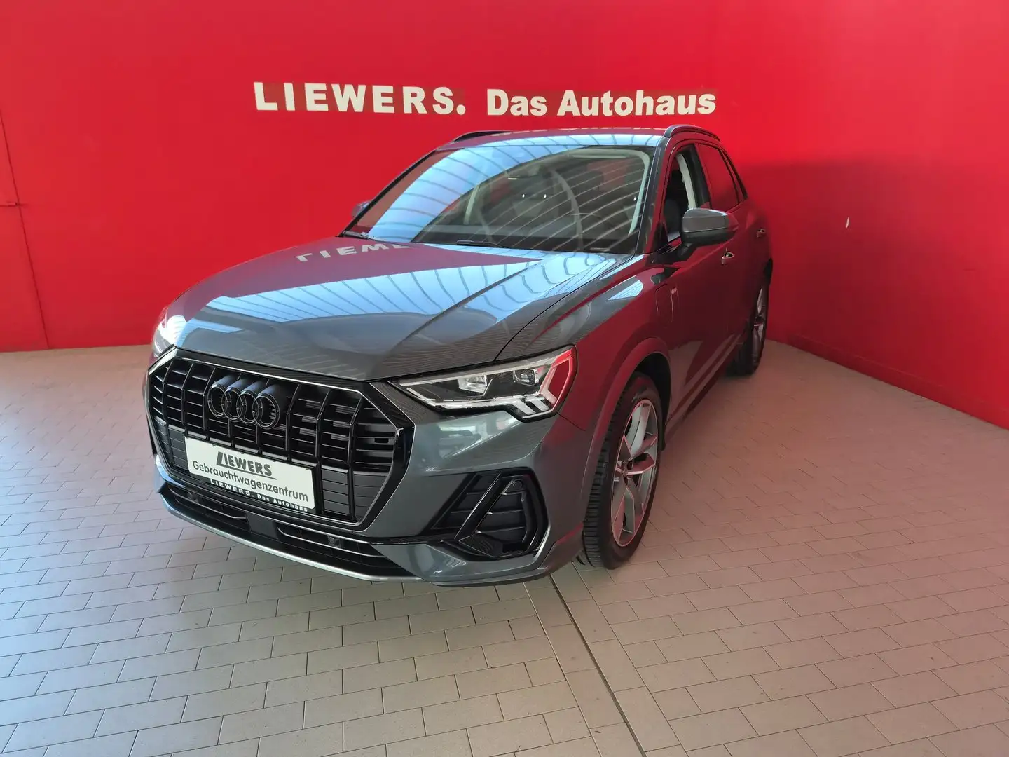 Audi Q3 e-tron 45 TFSI e S line exterieur Grau - 1