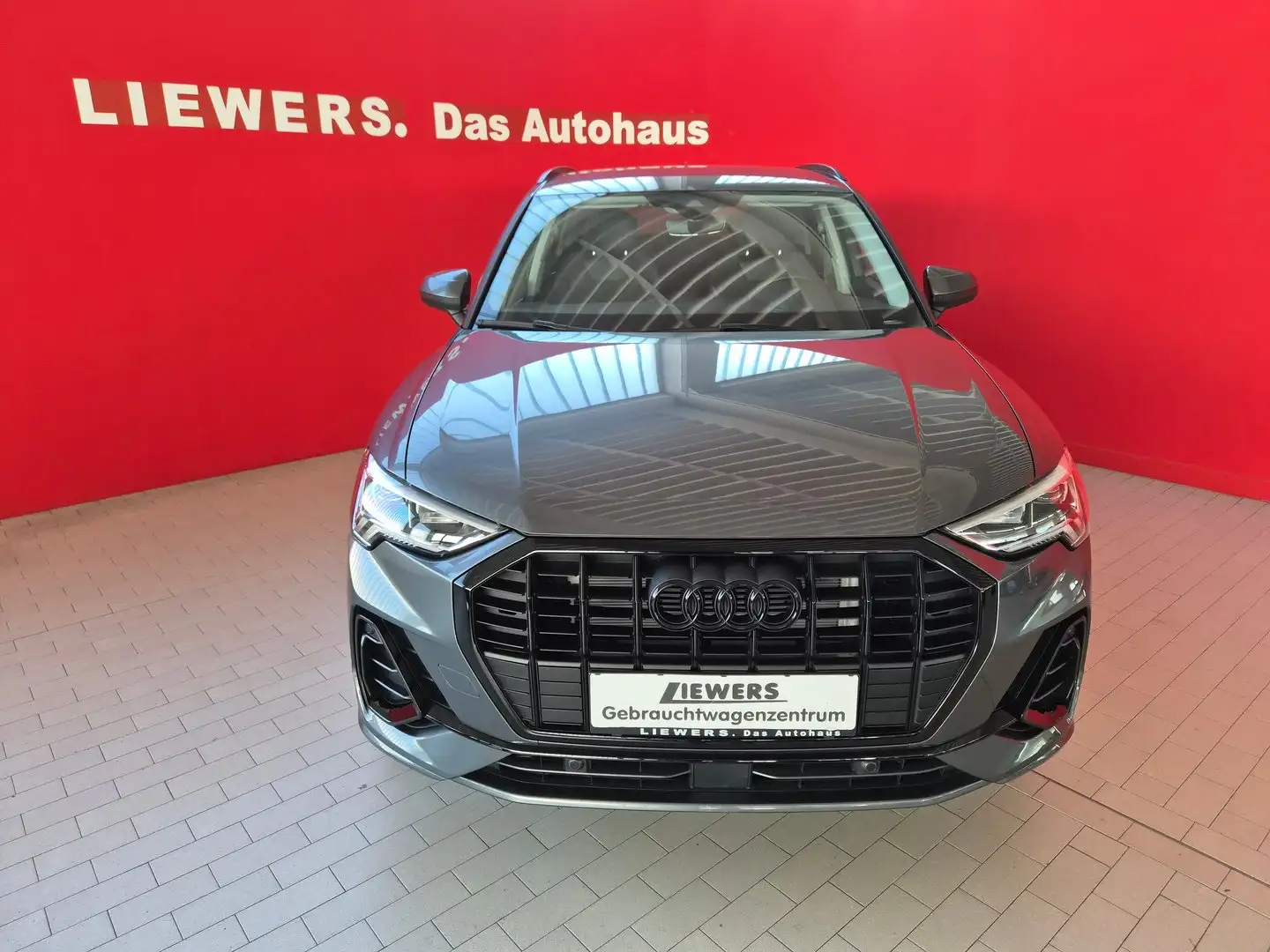 Audi Q3 e-tron 45 TFSI e S line exterieur Grau - 2
