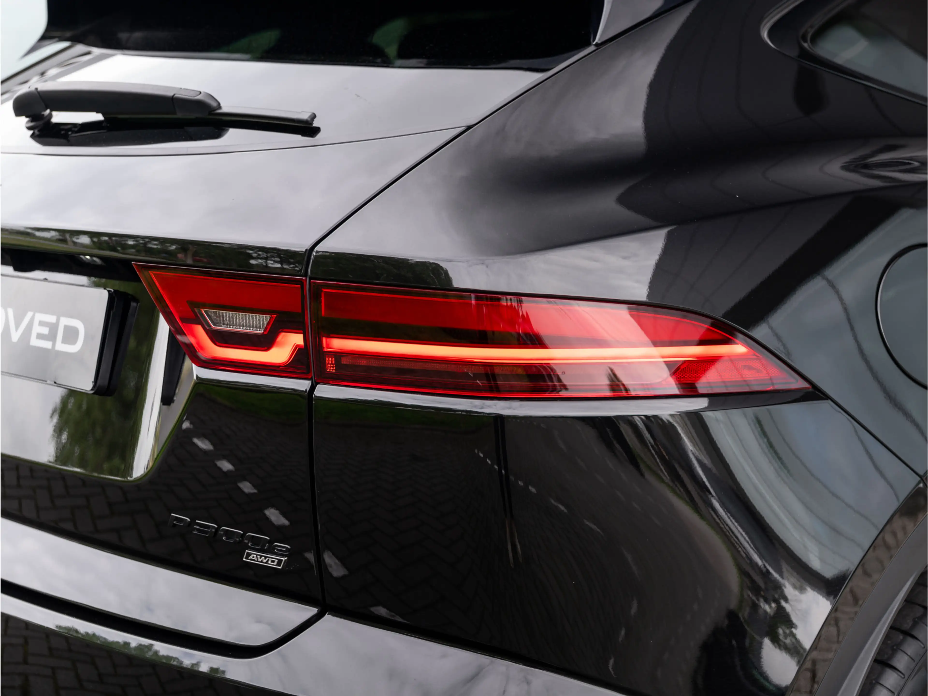 Jaguar E-Pace 1.5 P300e AWD R-Dynamic HSE | Black Pack | Adaptiv — photo 26
