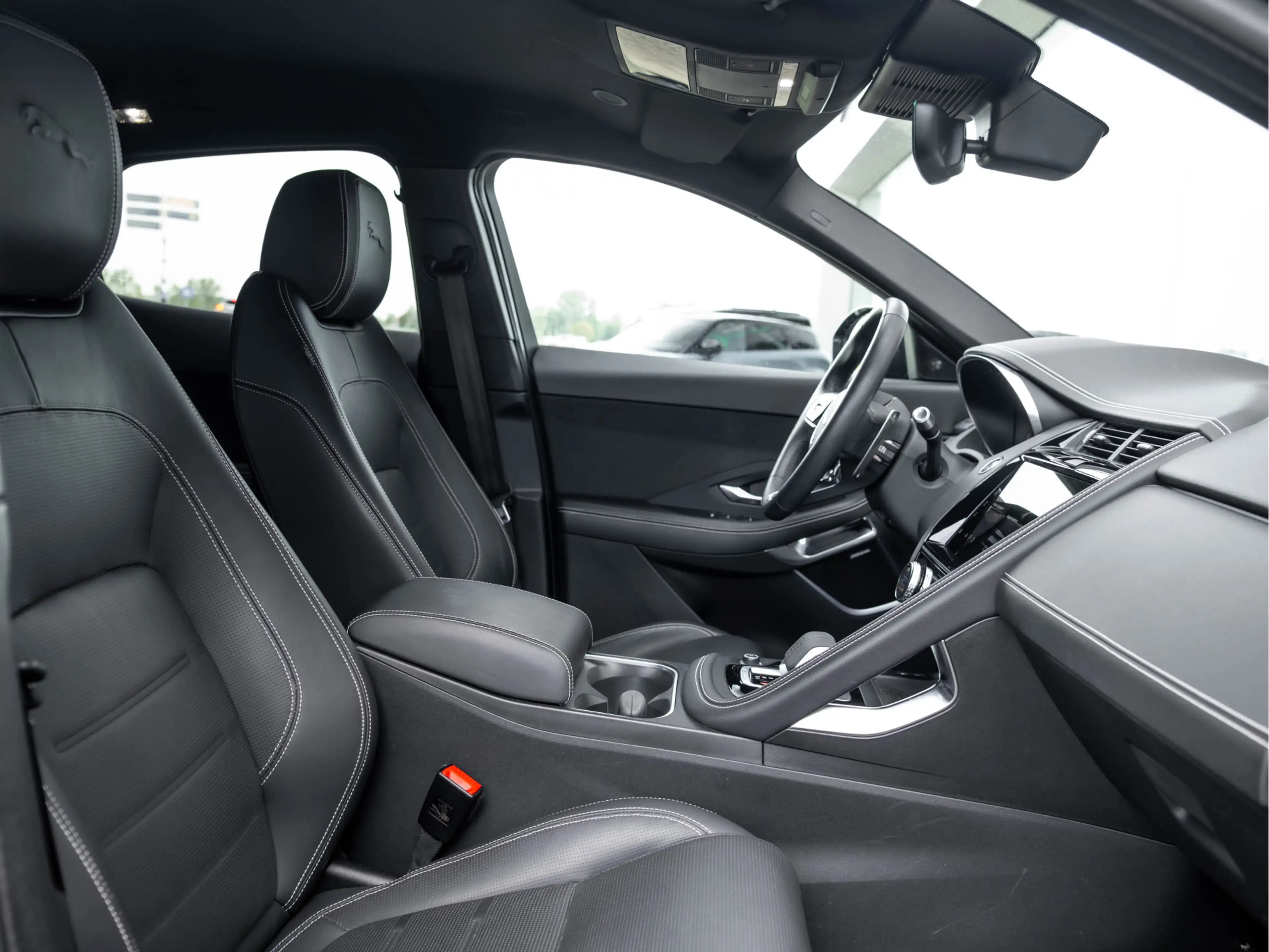 Jaguar E-Pace 1.5 P300e AWD R-Dynamic HSE | Black Pack | Adaptiv — photo 47