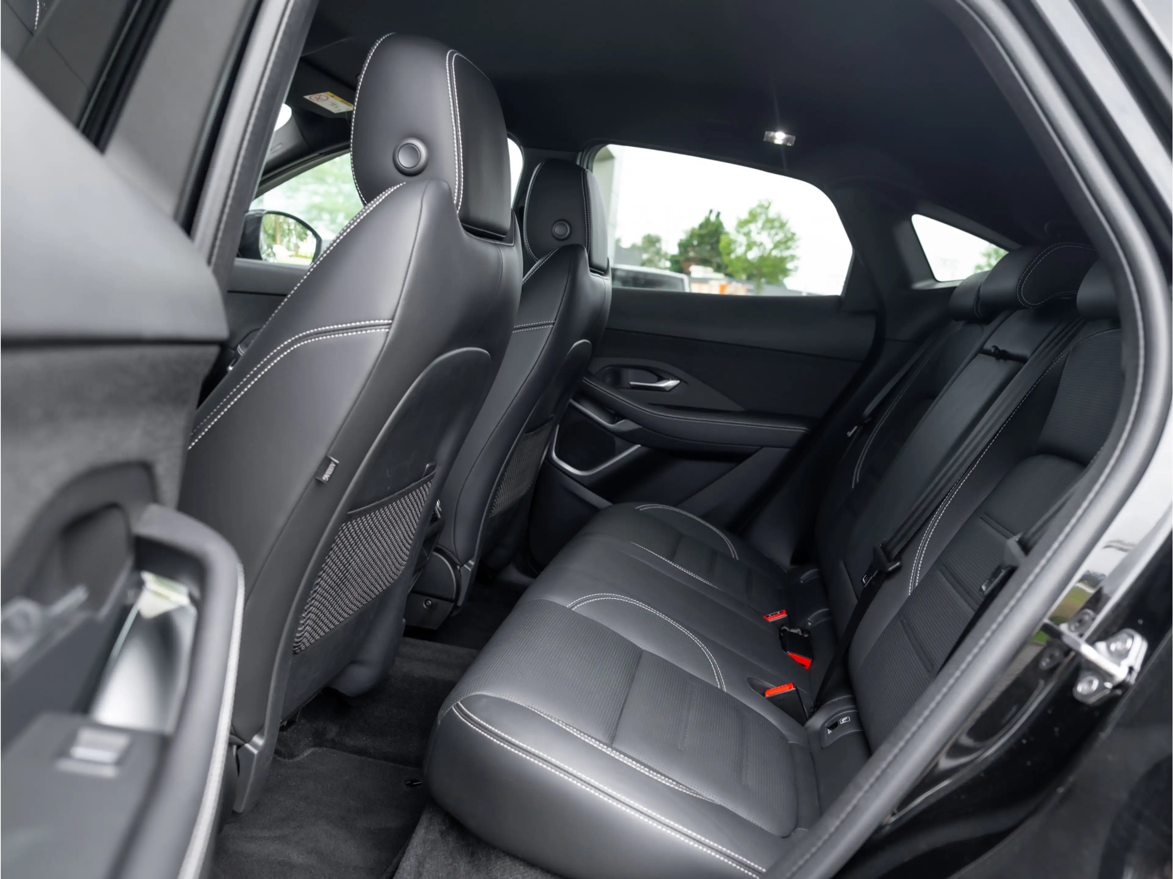 Jaguar E-Pace 1.5 P300e AWD R-Dynamic HSE | Black Pack | Adaptiv — photo 5