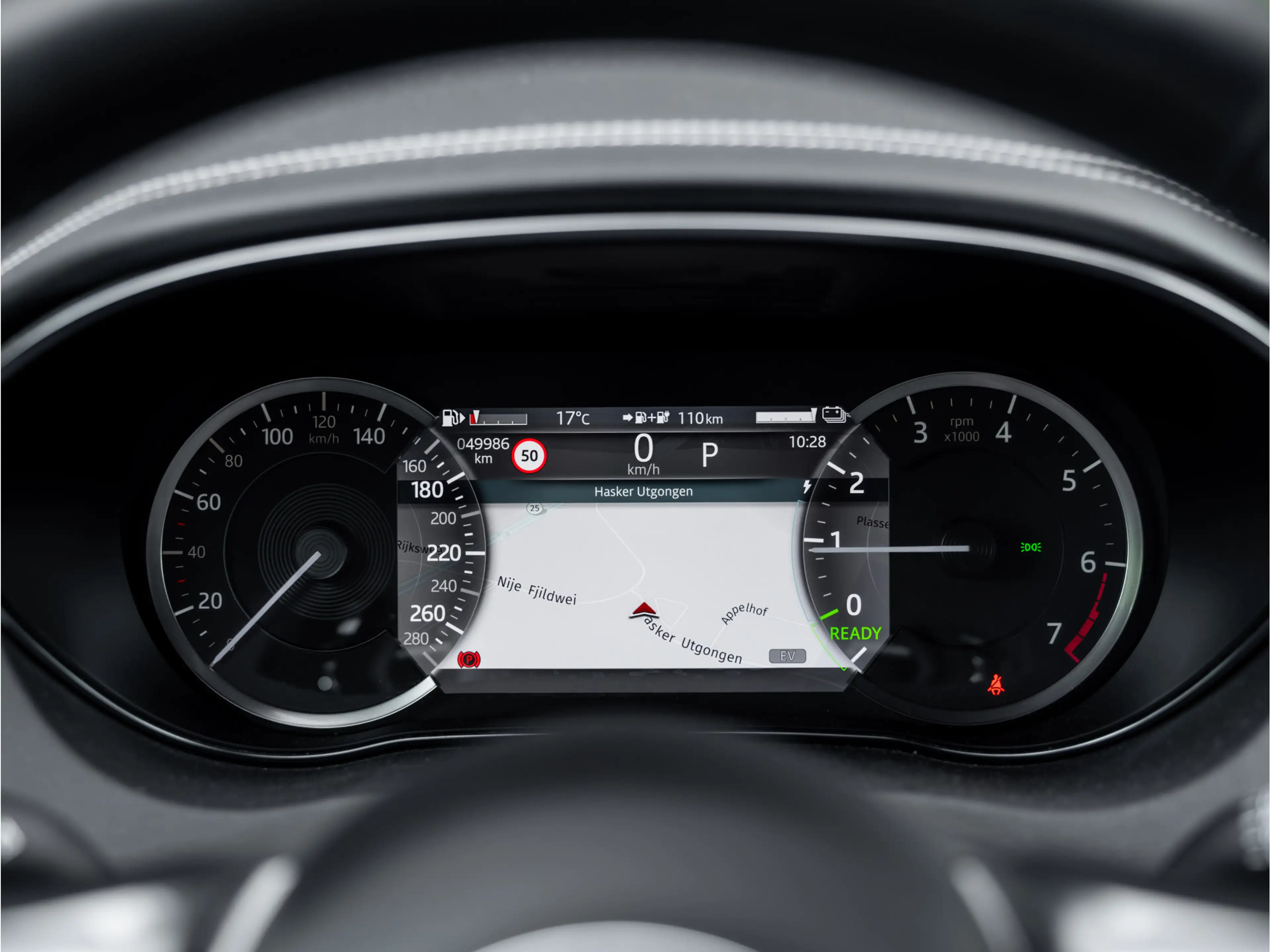 Jaguar E-Pace 1.5 P300e AWD R-Dynamic HSE | Black Pack | Adaptiv — photo 10